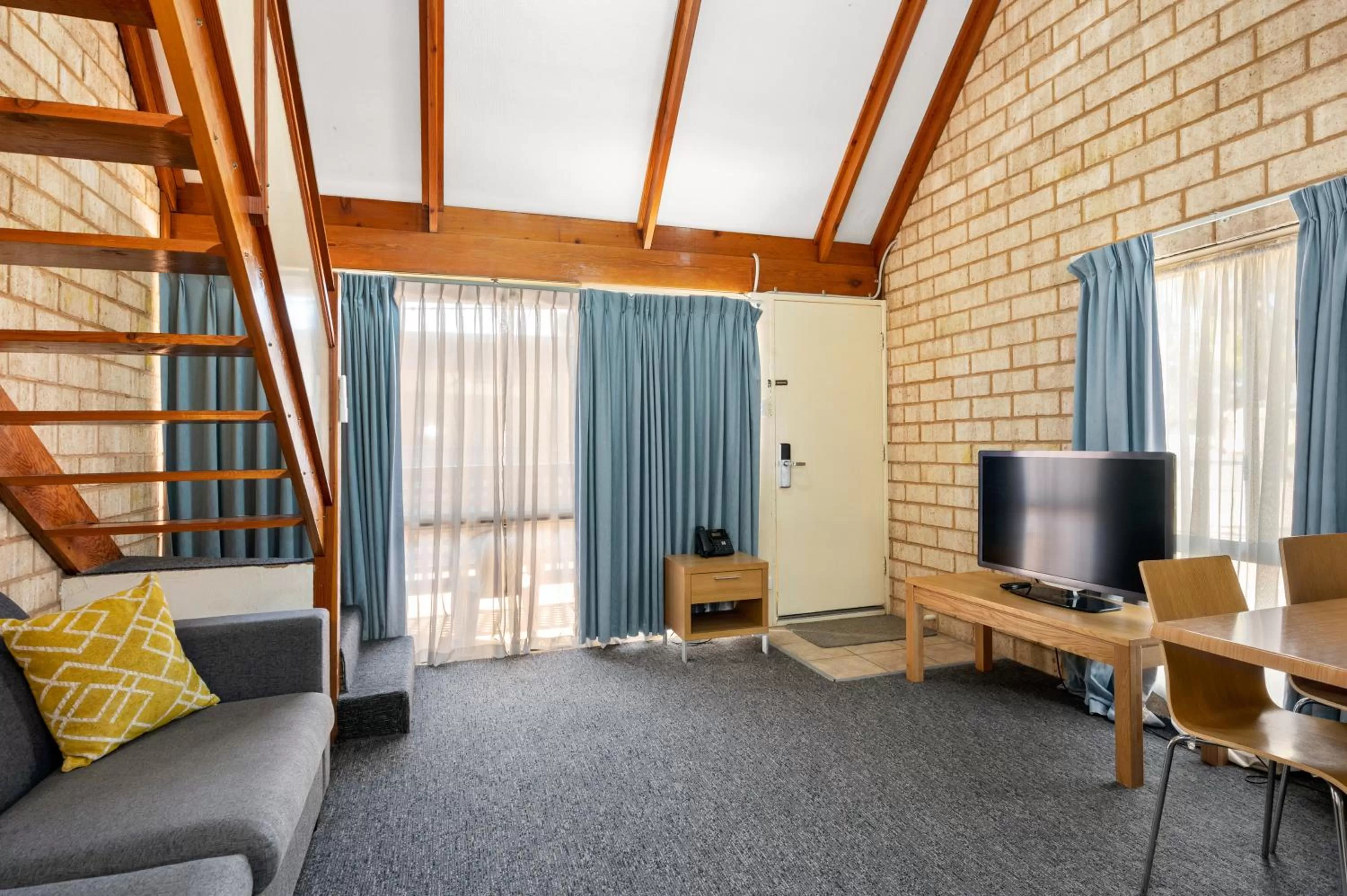 Executive One-Bedroom Apartment in The View On Hannans Kalgoorlie