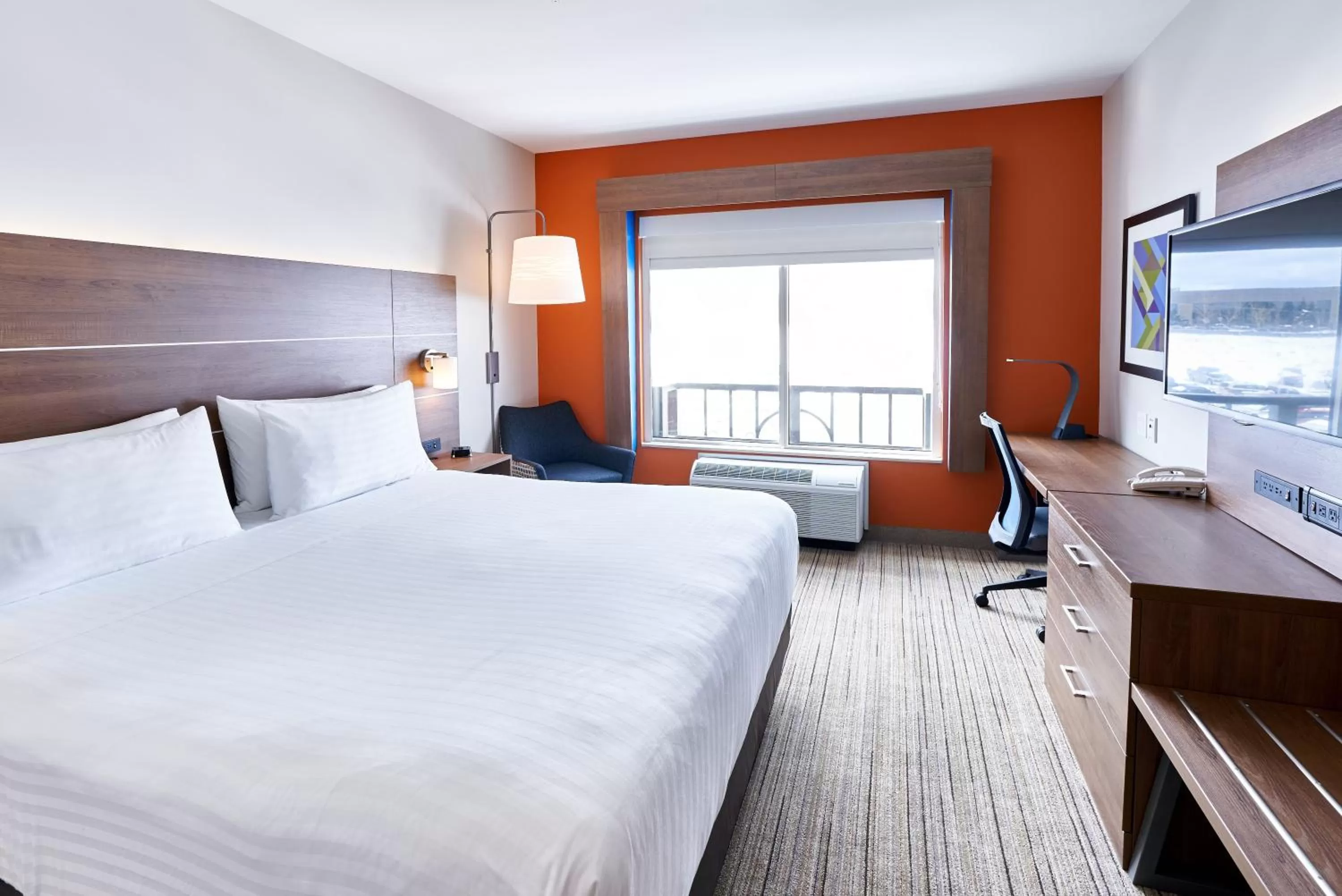 Standard King Room in Holiday Inn Express Hotel & Suites Dieppe Airport by IHG