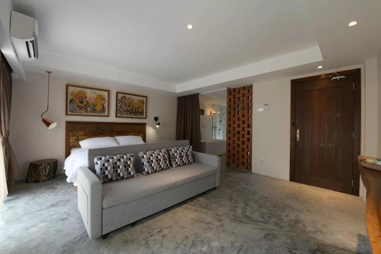 Family Room with Balcony in 38PC Boutique Hotel