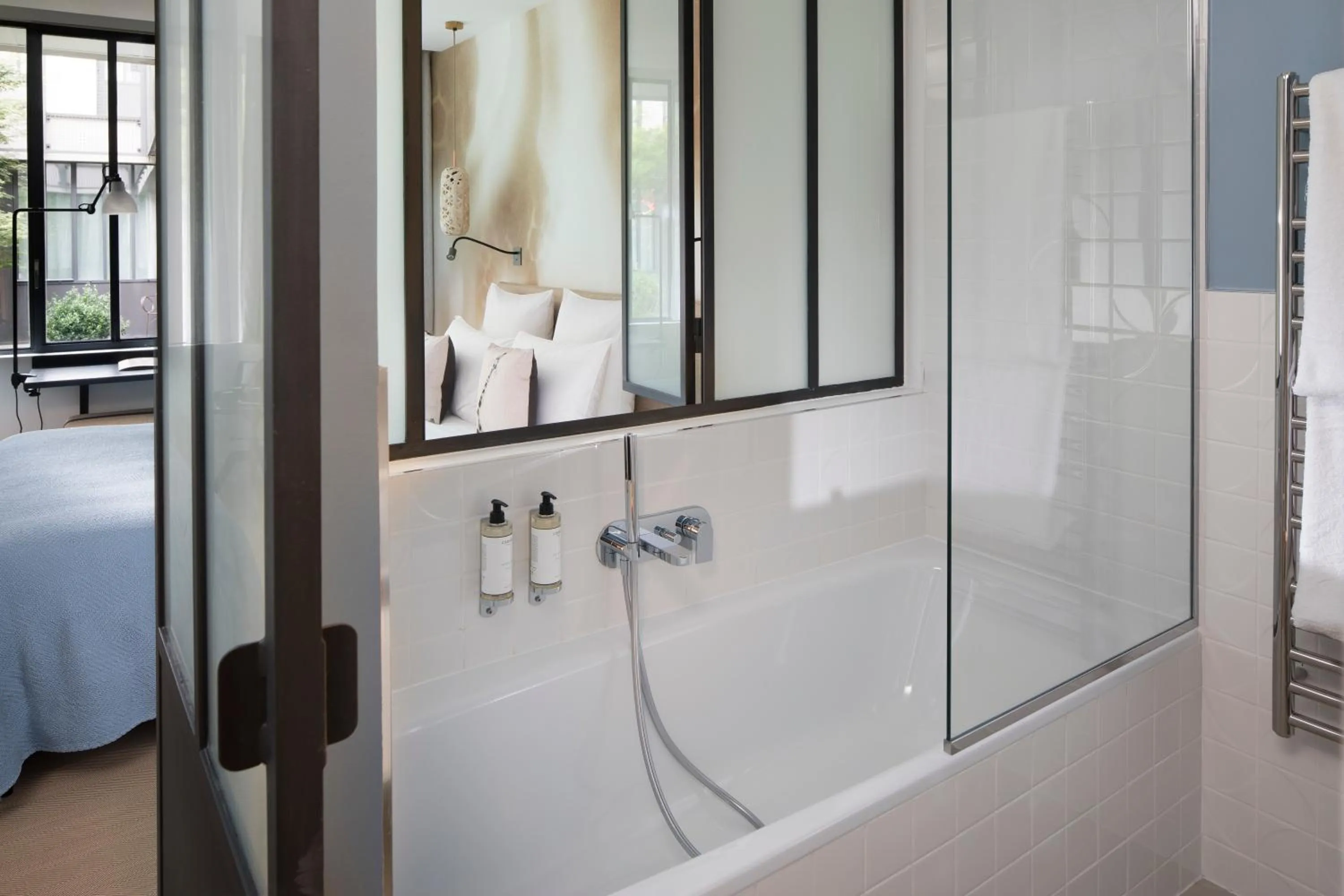 Superior Triple Room in Hôtel Les Deux Girafes