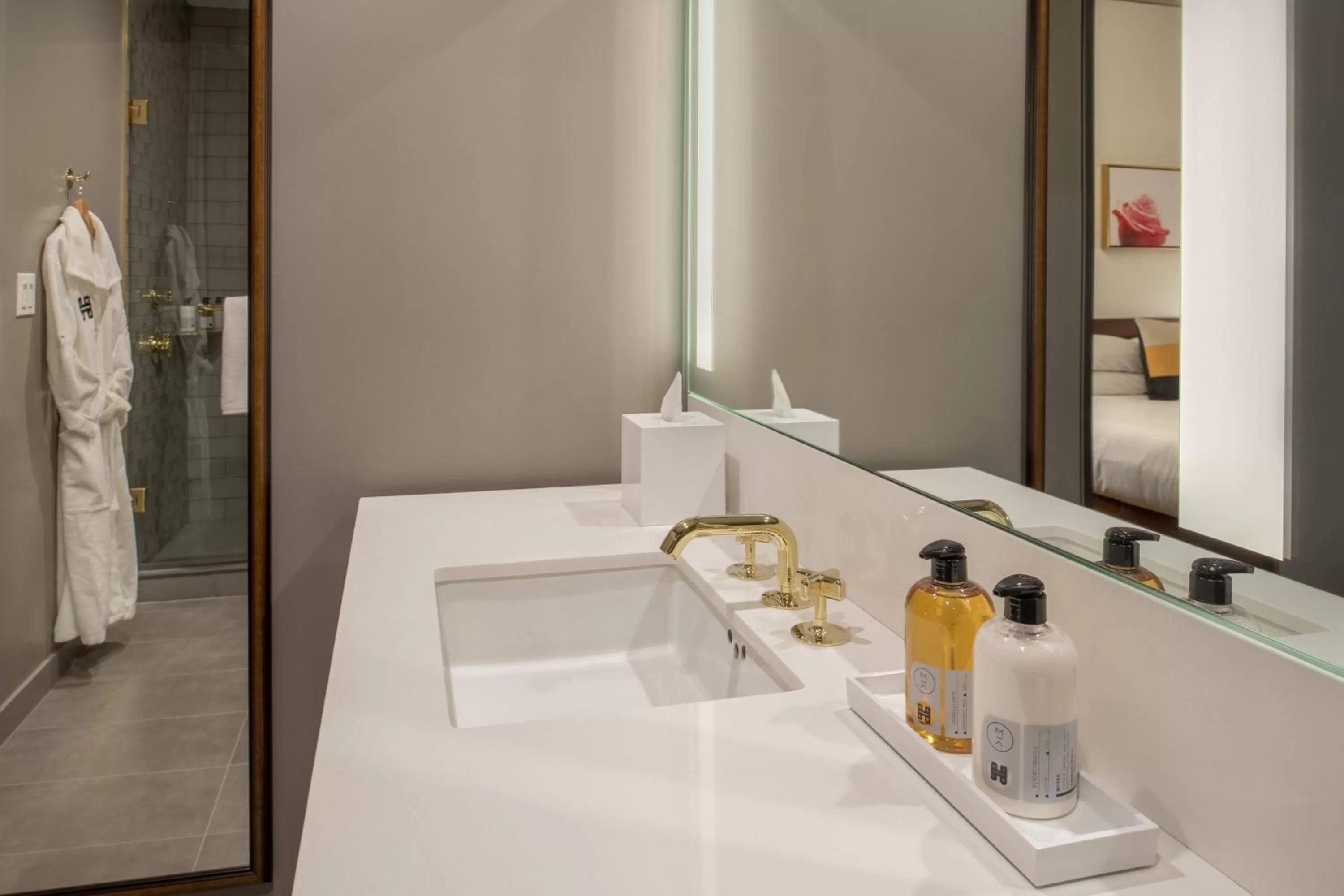 Corner King Suite with City View in The Hi-Lo, Autograph Collection