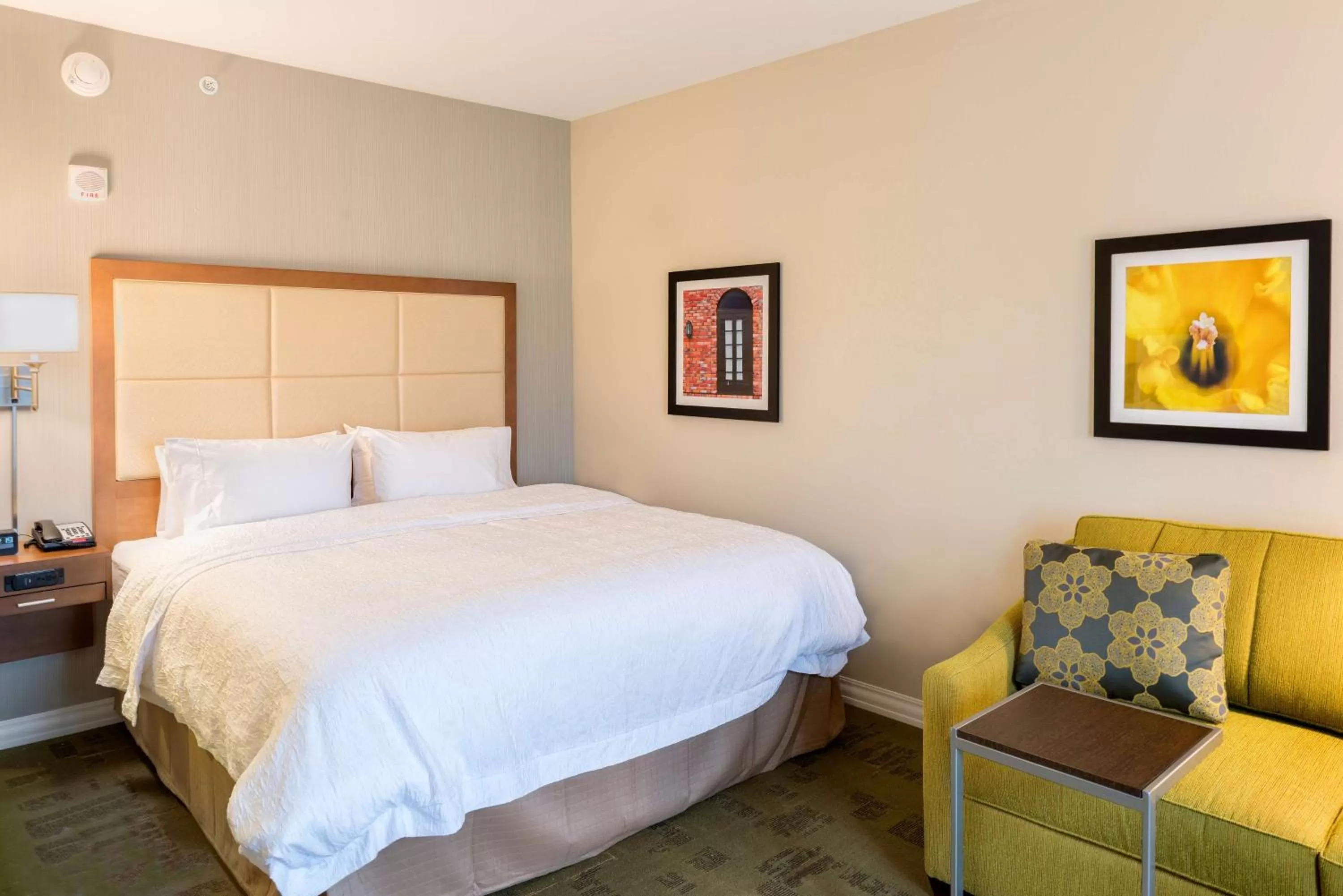 King Room with Roll-In Shower - Mobility and Hearing Access/Non-Smoking in Hampton Inn & Suites New Albany Columbus