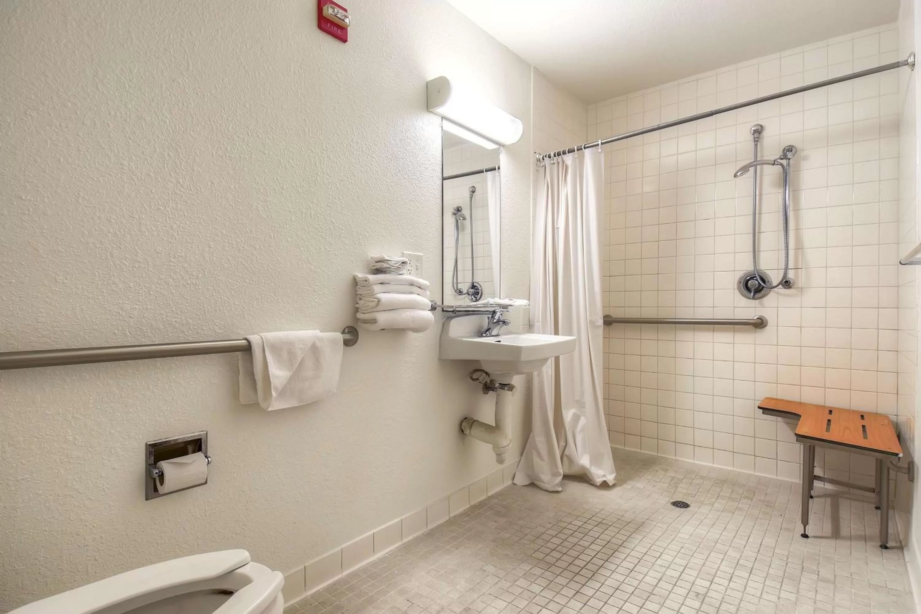 Double Room - single occupancy - Disability Access - Roll In Shower in Motel 6-San Diego, CA - North