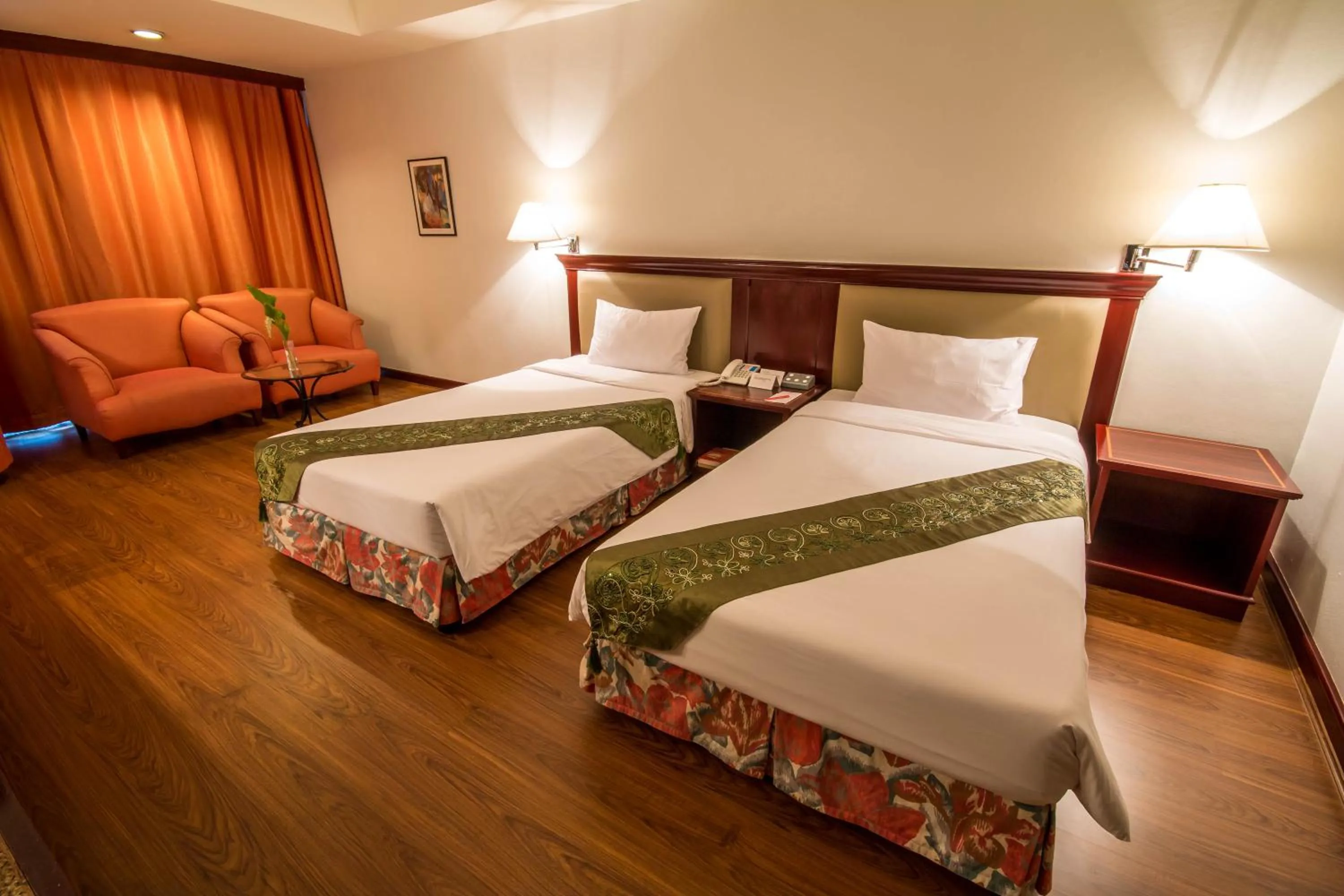 Superior Twin Room in Tai Pan Hotel