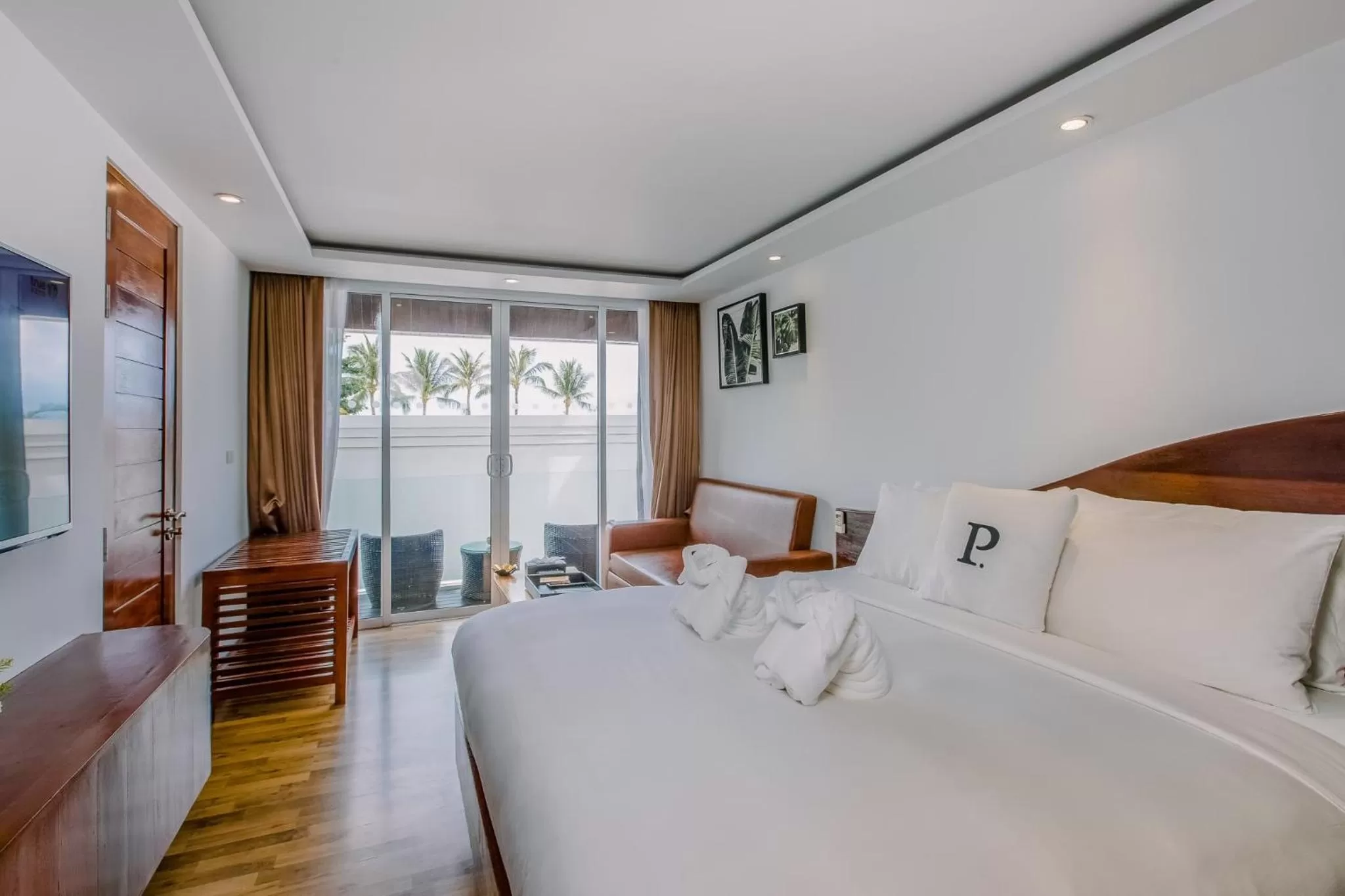 Deluxe Room in The Privilege Hotel Ezra Beach Club