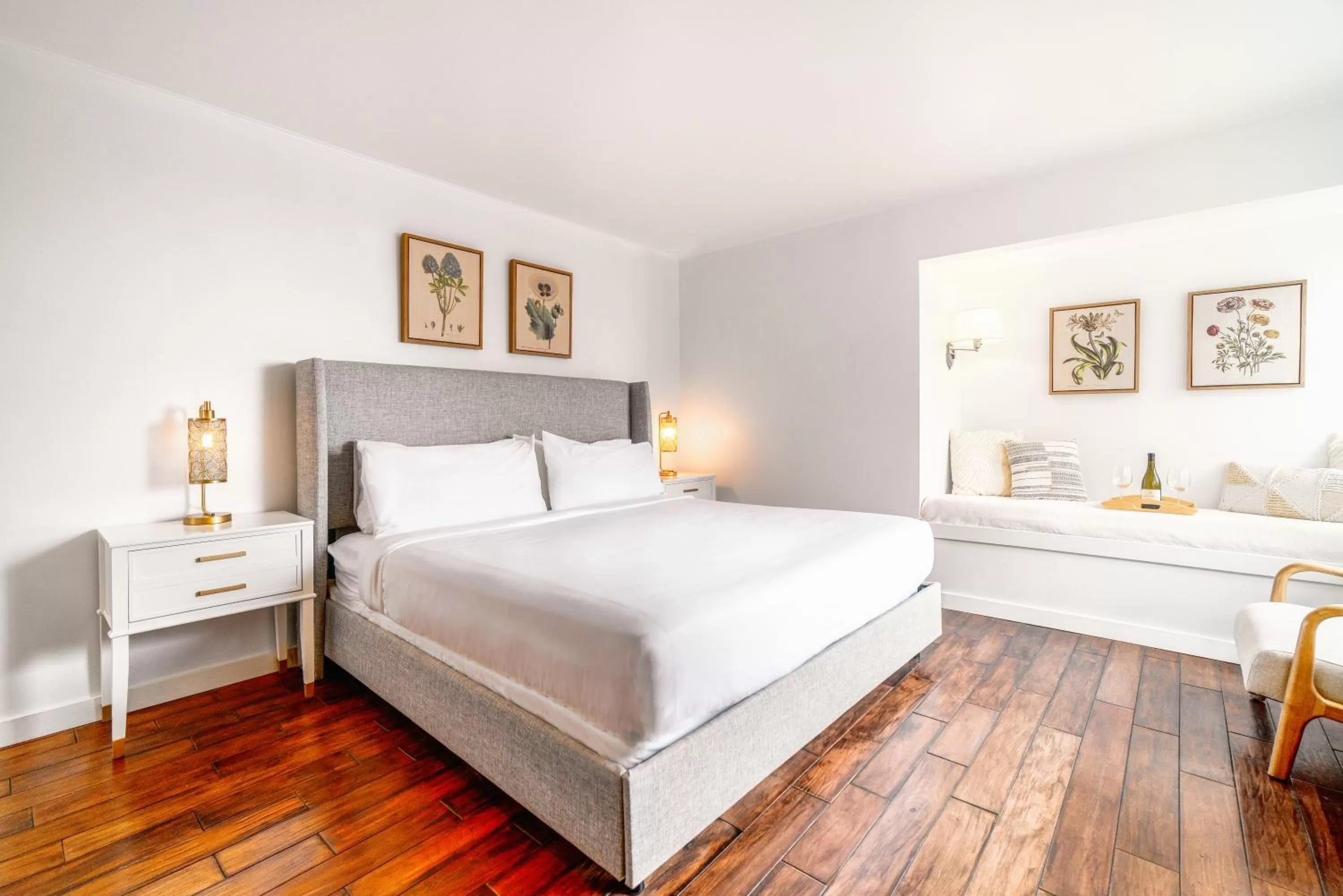 Suite with Balcony in Agate Cove Inn