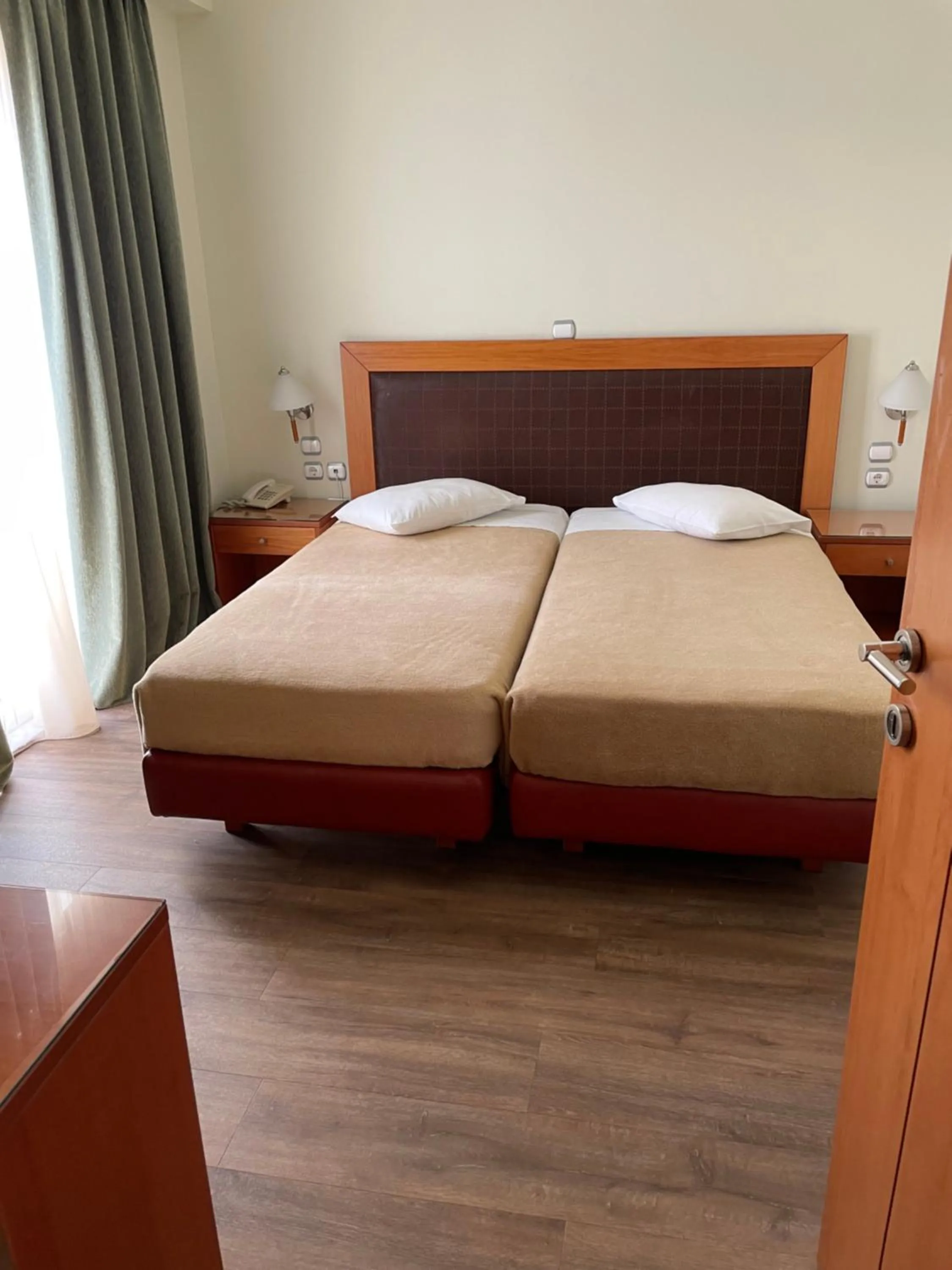 Family Room (2 Adults + 2 Children) in Athens Mirabello