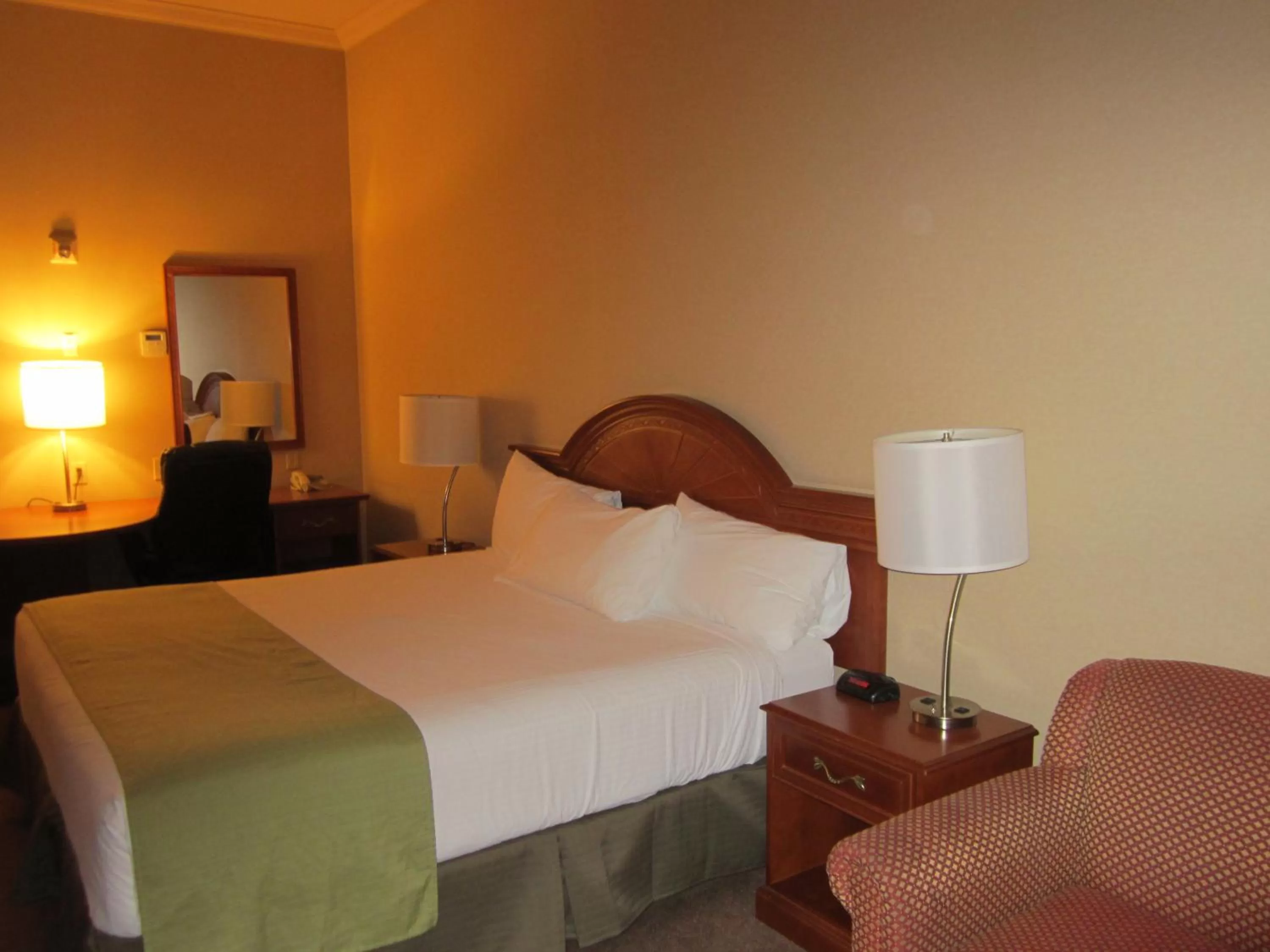 One-Bedroom Queen Suite - Non-Smoking in Super 8 by Wyndham Fort St. John BC