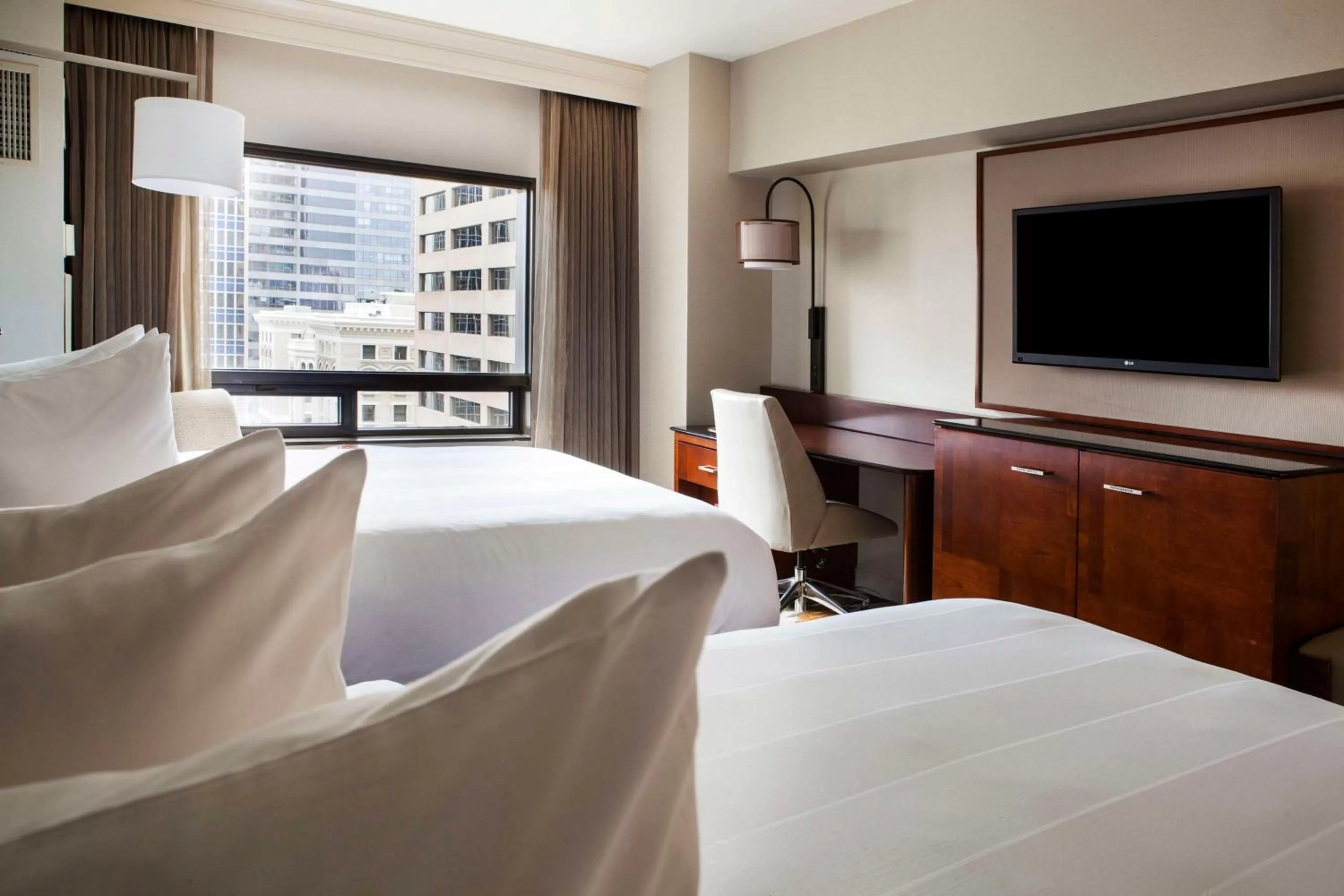 Queen Room - Mobility Access in Hilton Denver City Center