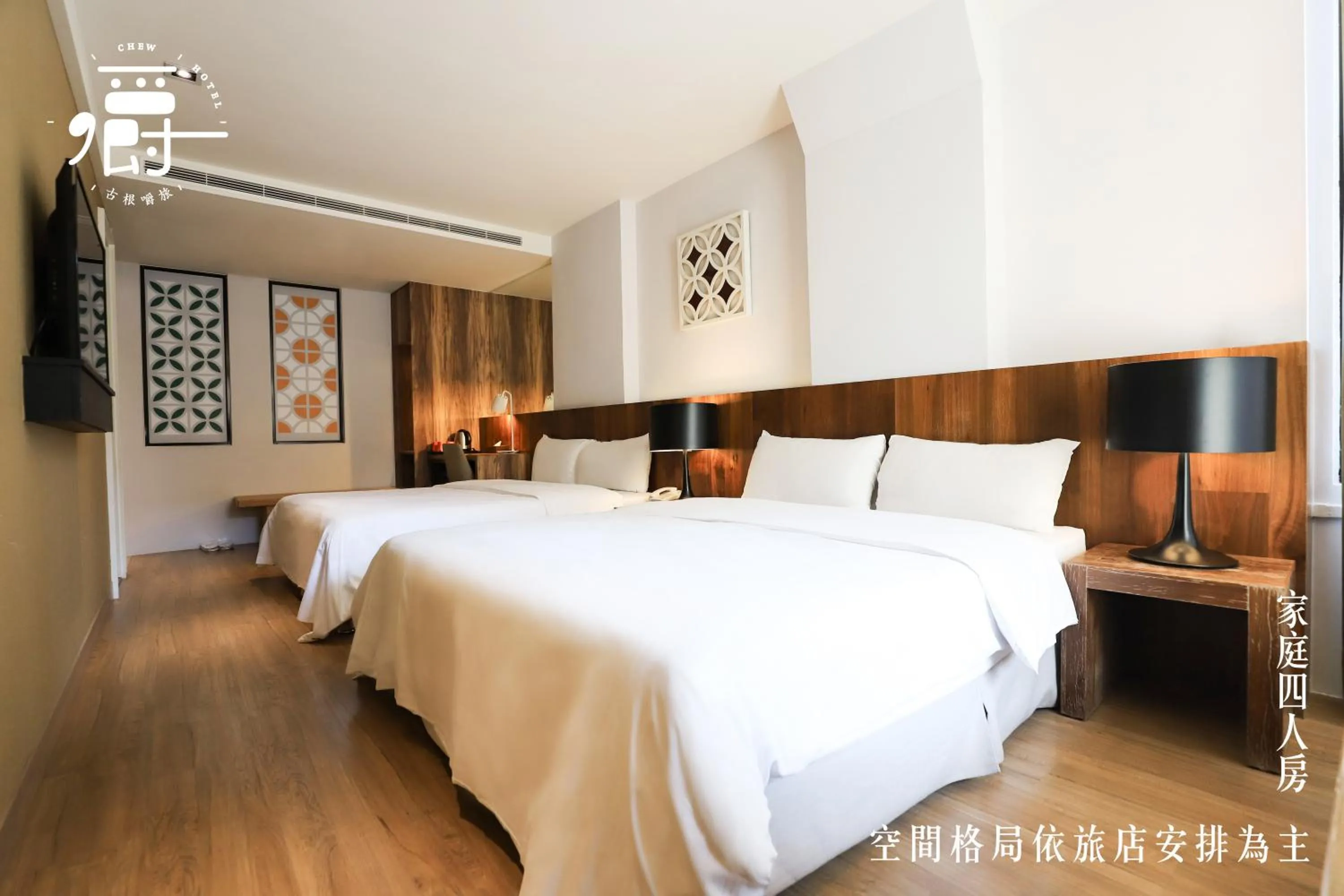 Deluxe Quadruple Room in Roots Chew Hotel