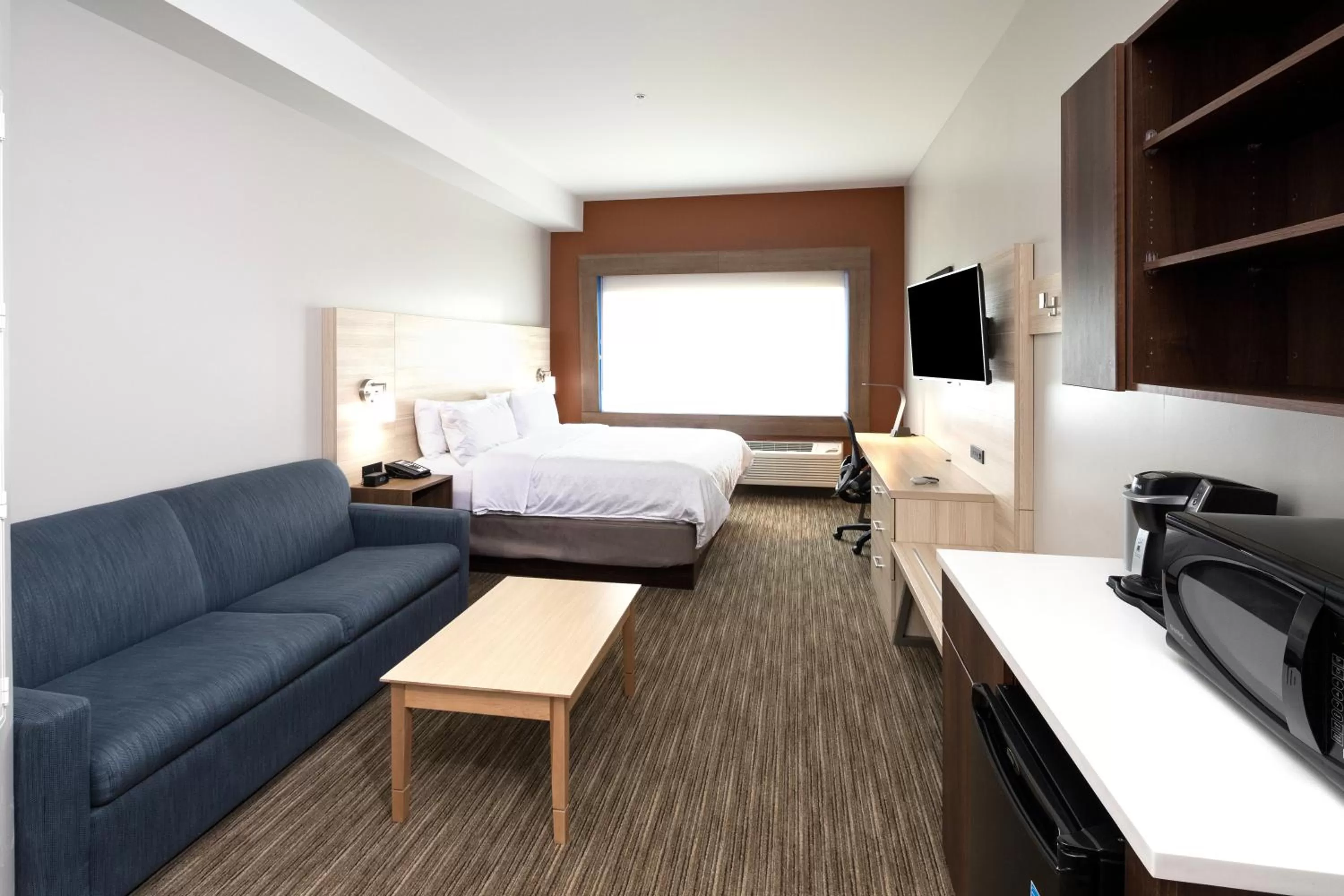 King Suite with Sofa Bed in Holiday Inn Express & Suites - Portage by IHG