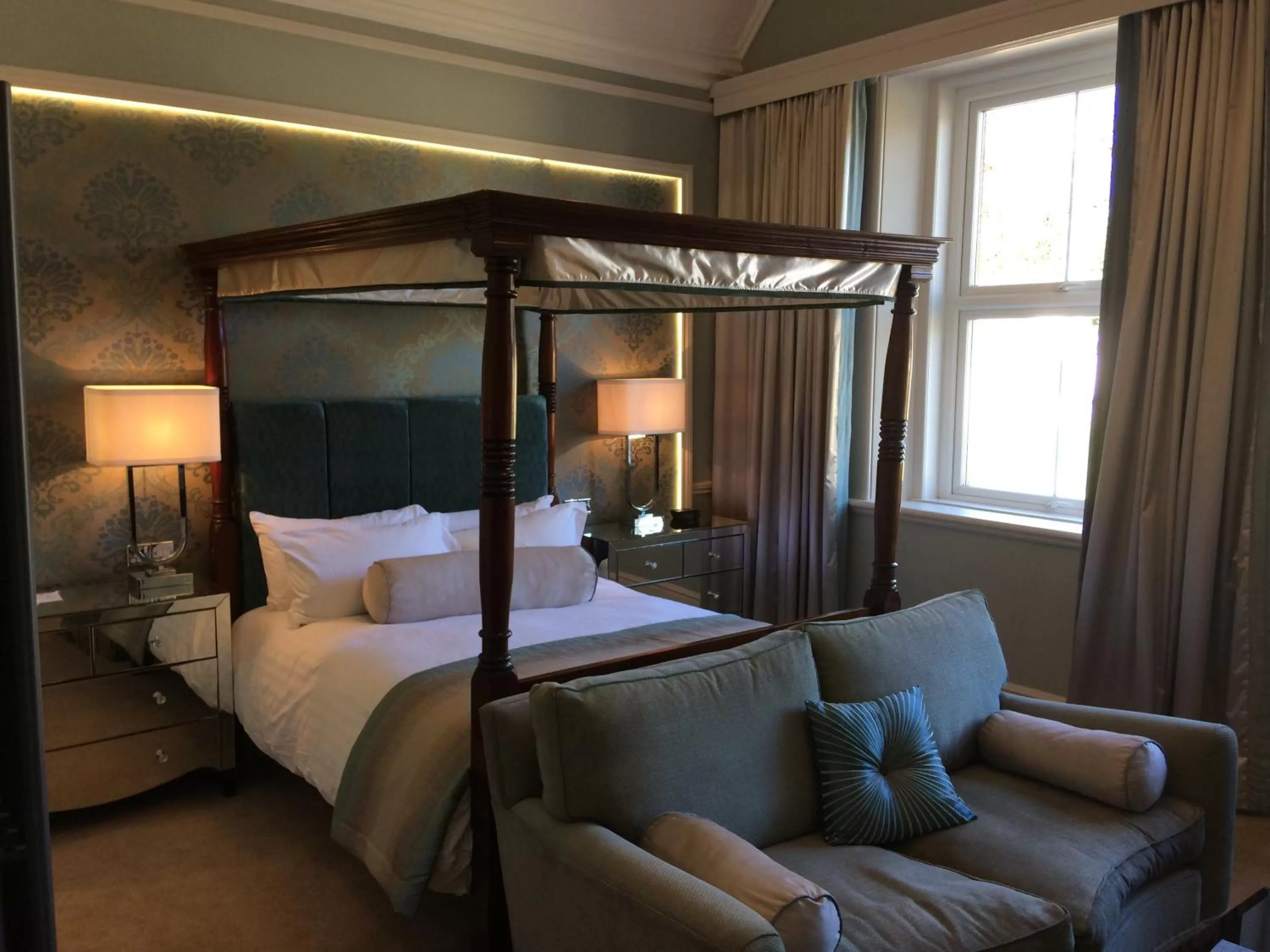 Deluxe Queen Room with Queen Bed - single occupancy - Non-Smoking in The Shrubbery Hotel, Ilminster