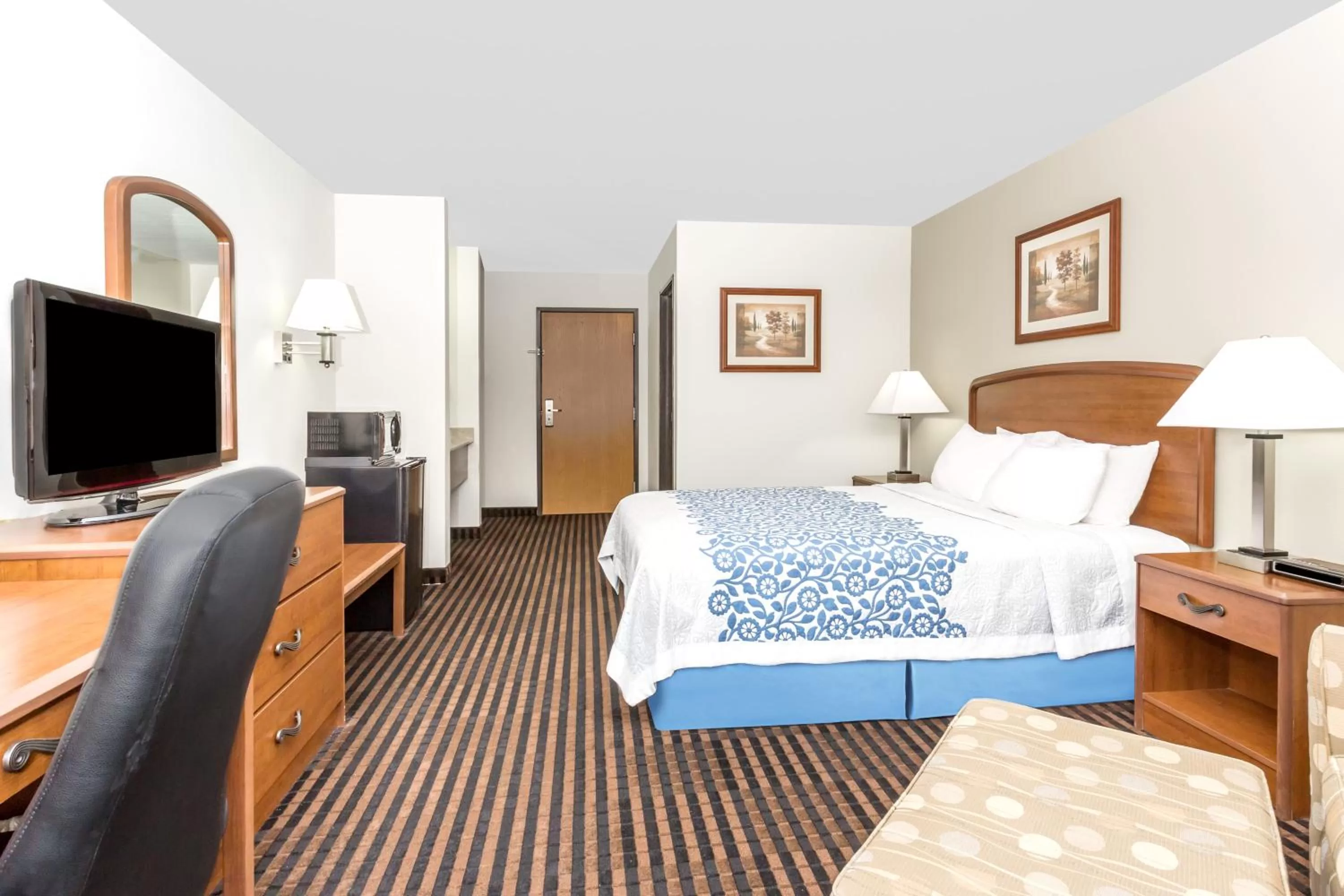 King Room - Disability Access/Non-Smoking in Days Inn by Wyndham Sidney NE
