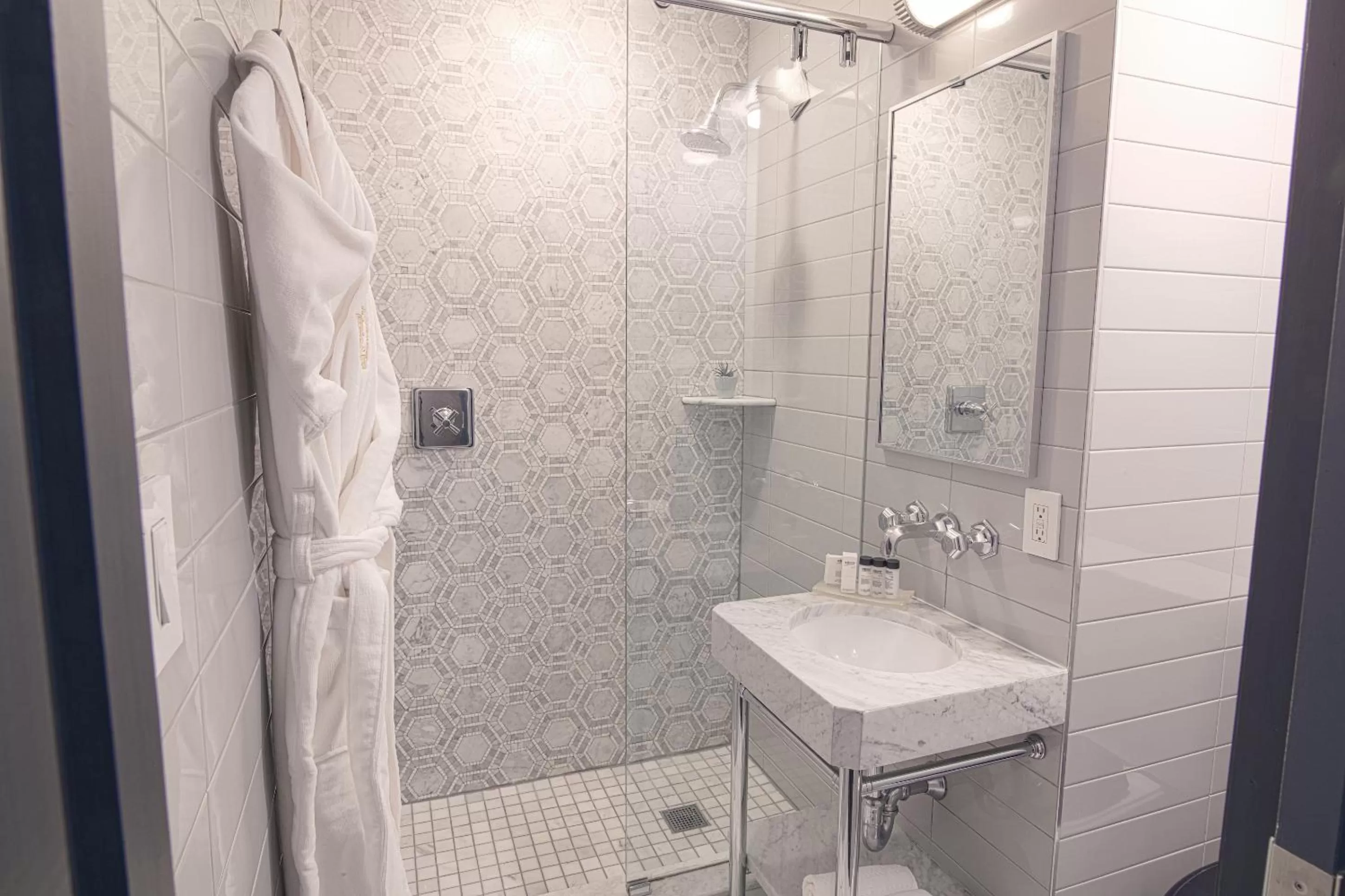 Signature 2 Queen Beds Terrace Suite in Hotel Edison Times Square