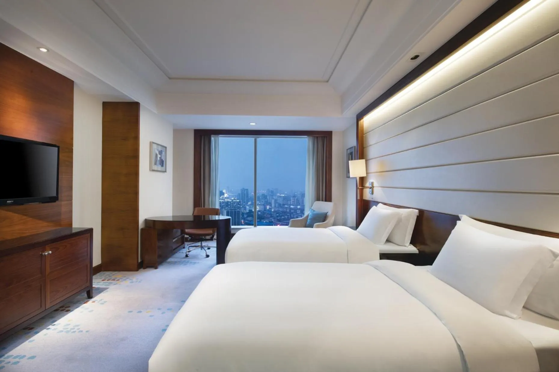 Standard Twin Room in Crowne Plaza Nanchang Riverside, an IHG Hotel