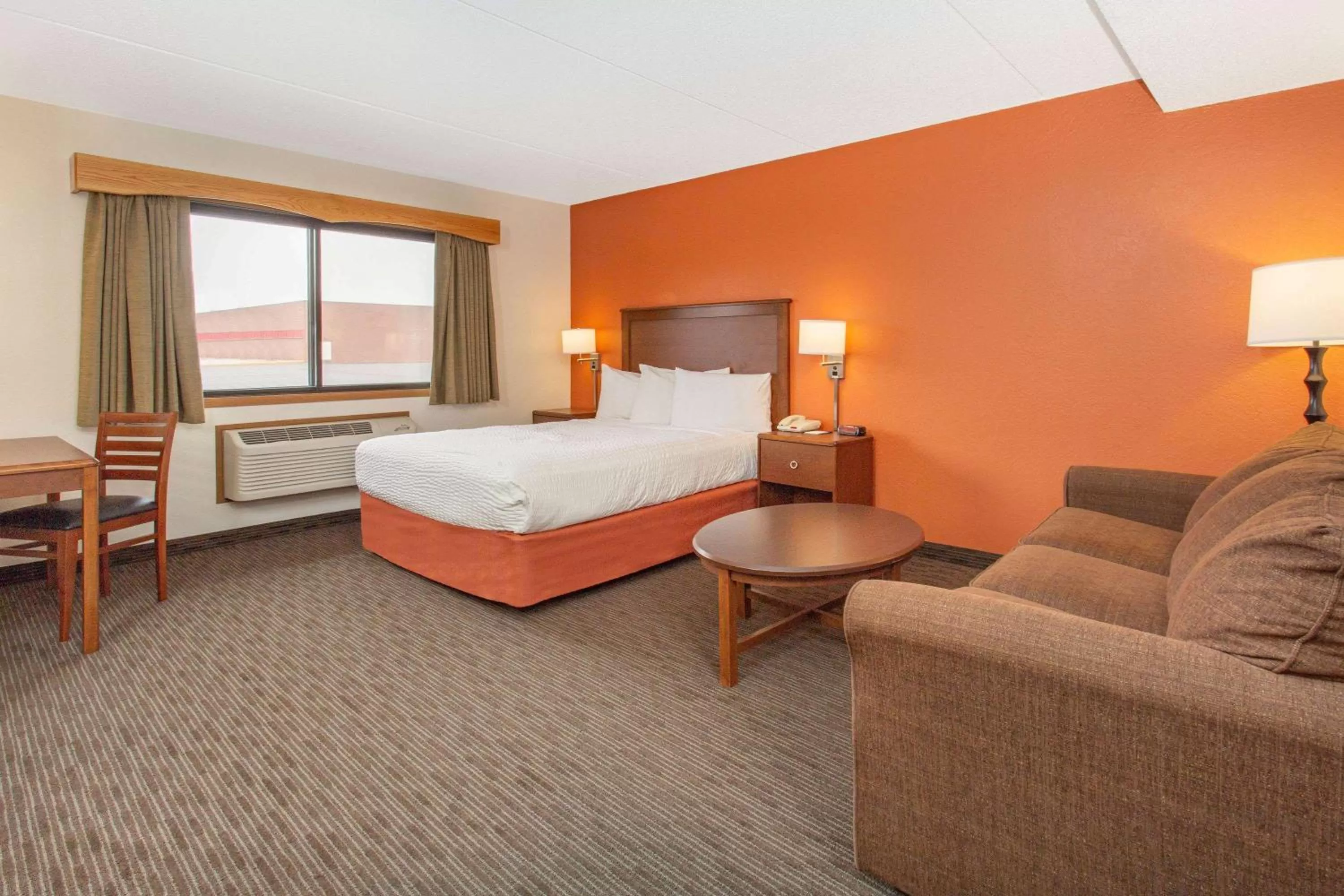 Executive Queen Room - Non-Smoking in AmericInn by Wyndham Calumet