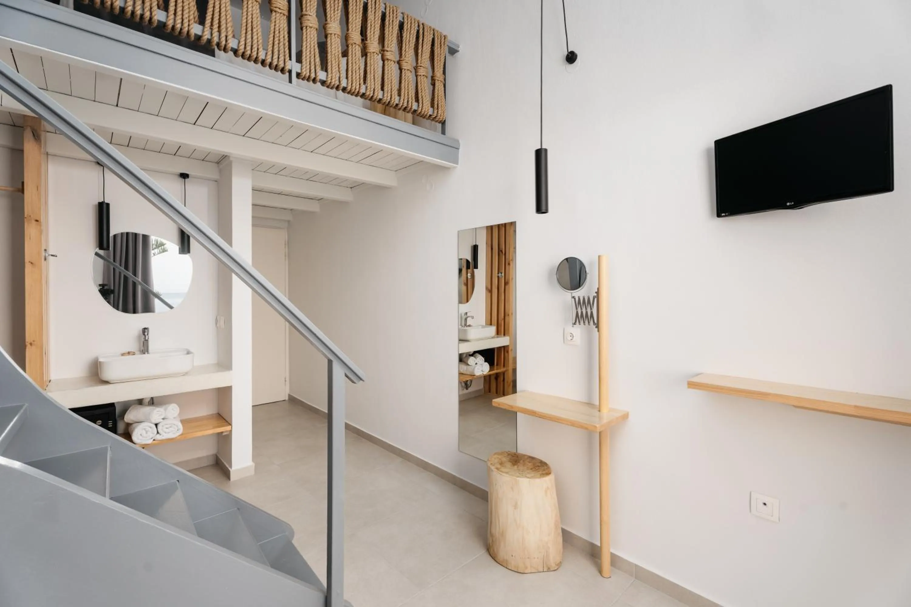 Family Apartment with Sea View in Petradi Beach Lounge Hotel