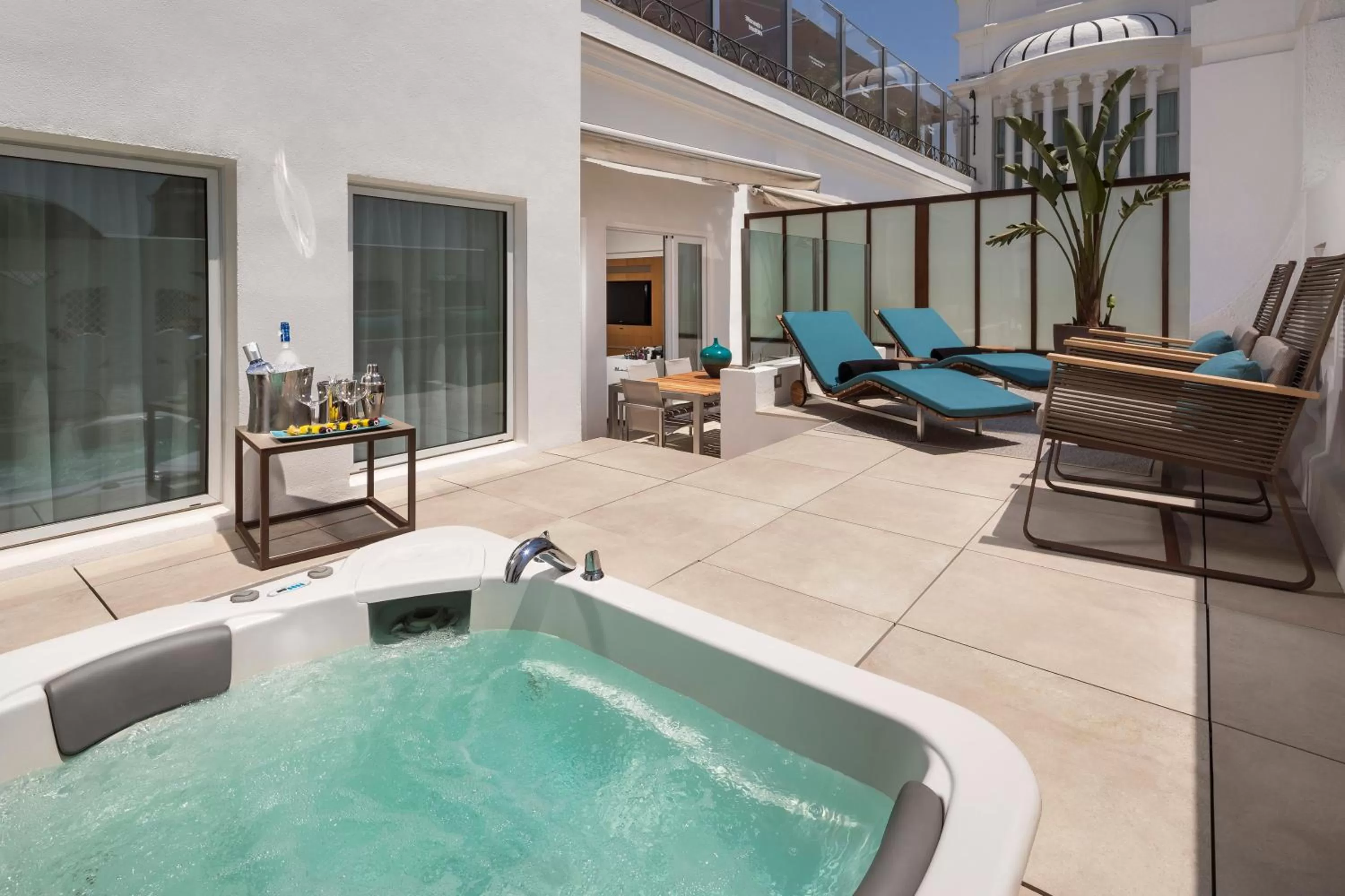 BEYOND ME+ with Terrace and Jacuzzi - single occupancy in ME Madrid Reina Victoria by Meliá