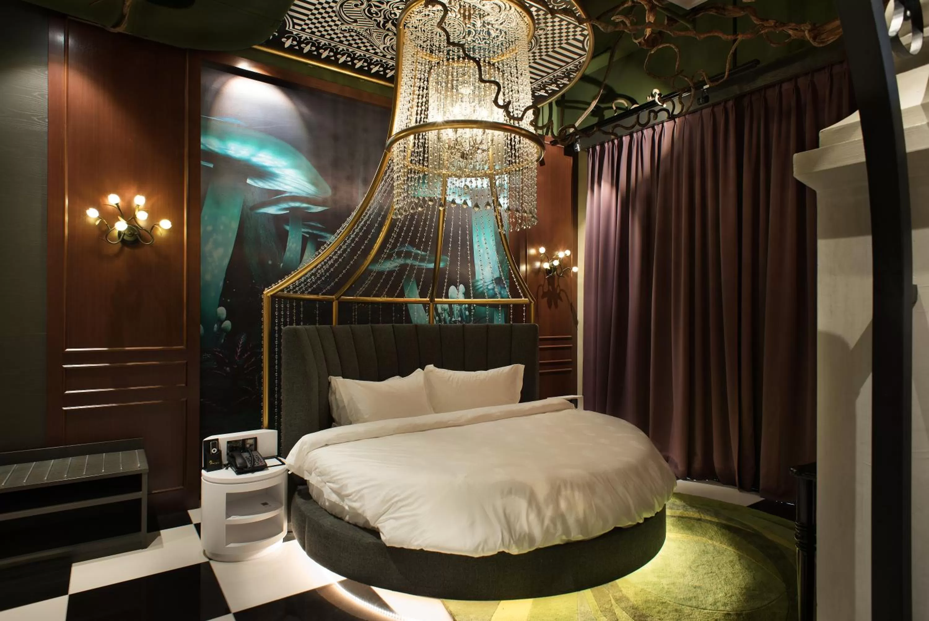 Alice In Wonderland Suite in Vangohh Eminent Hotel & Spa