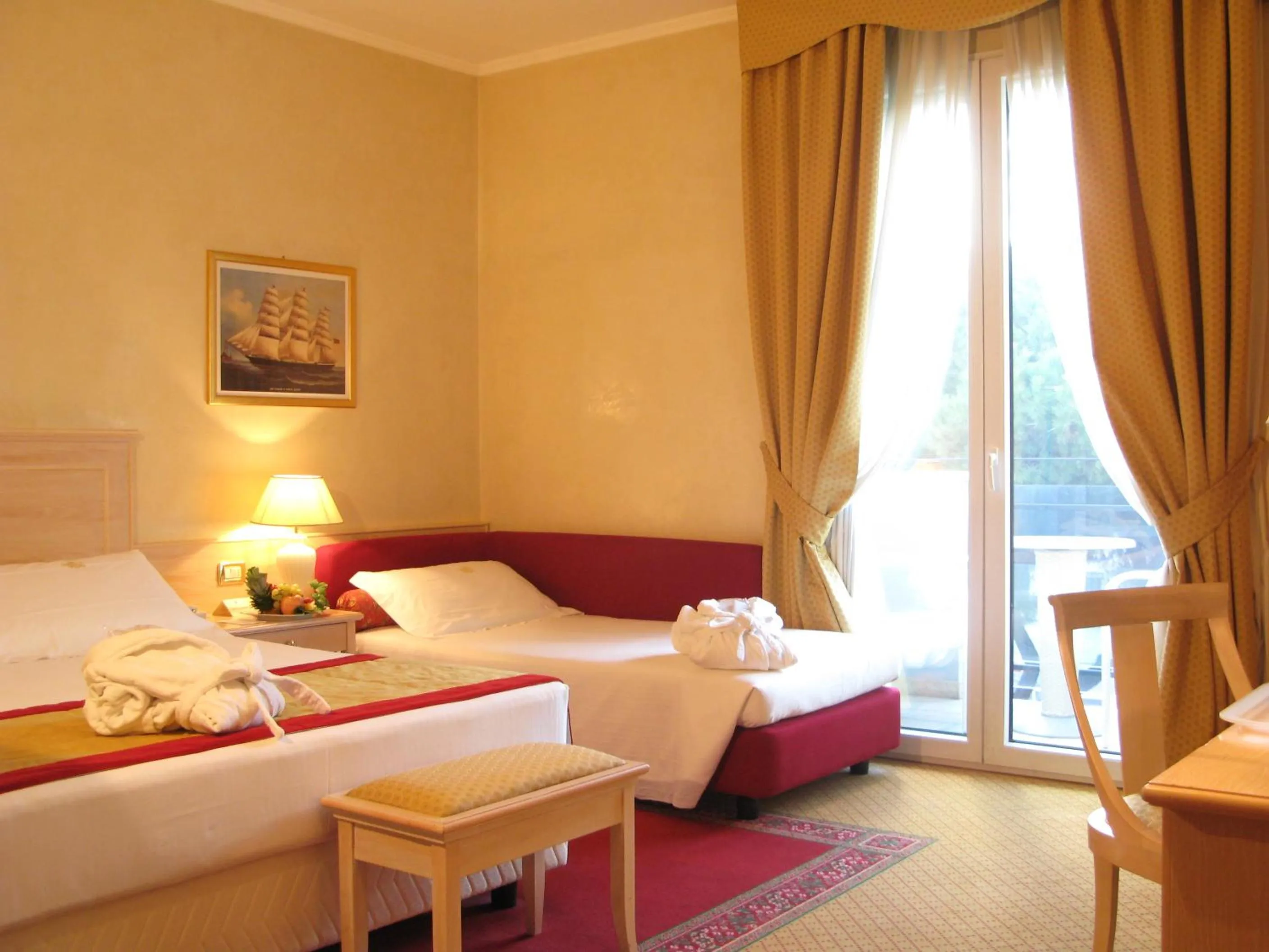 Comfort Triple Room in Hotel De Londres