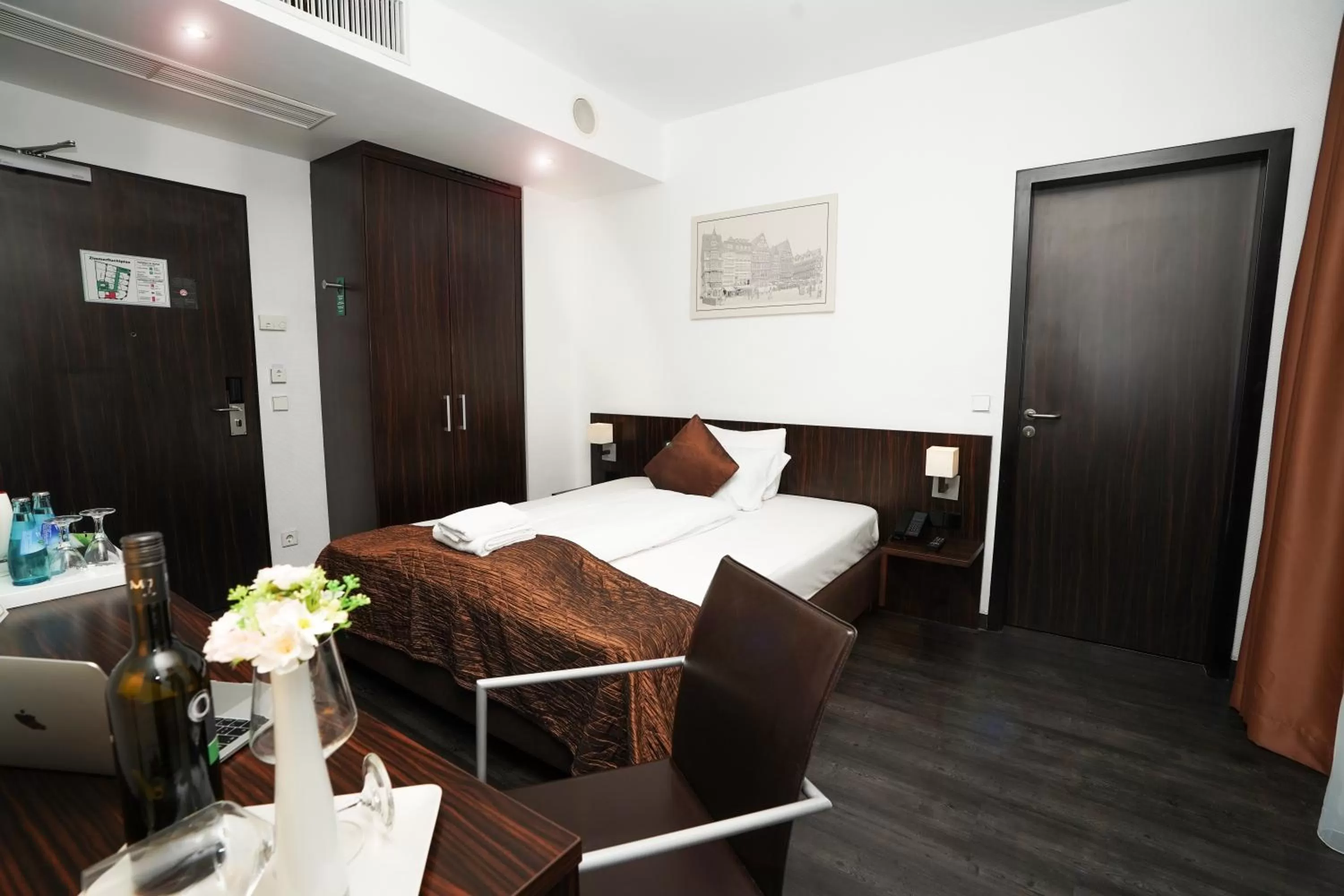 Deluxe Single Room in The Atrium Hotel