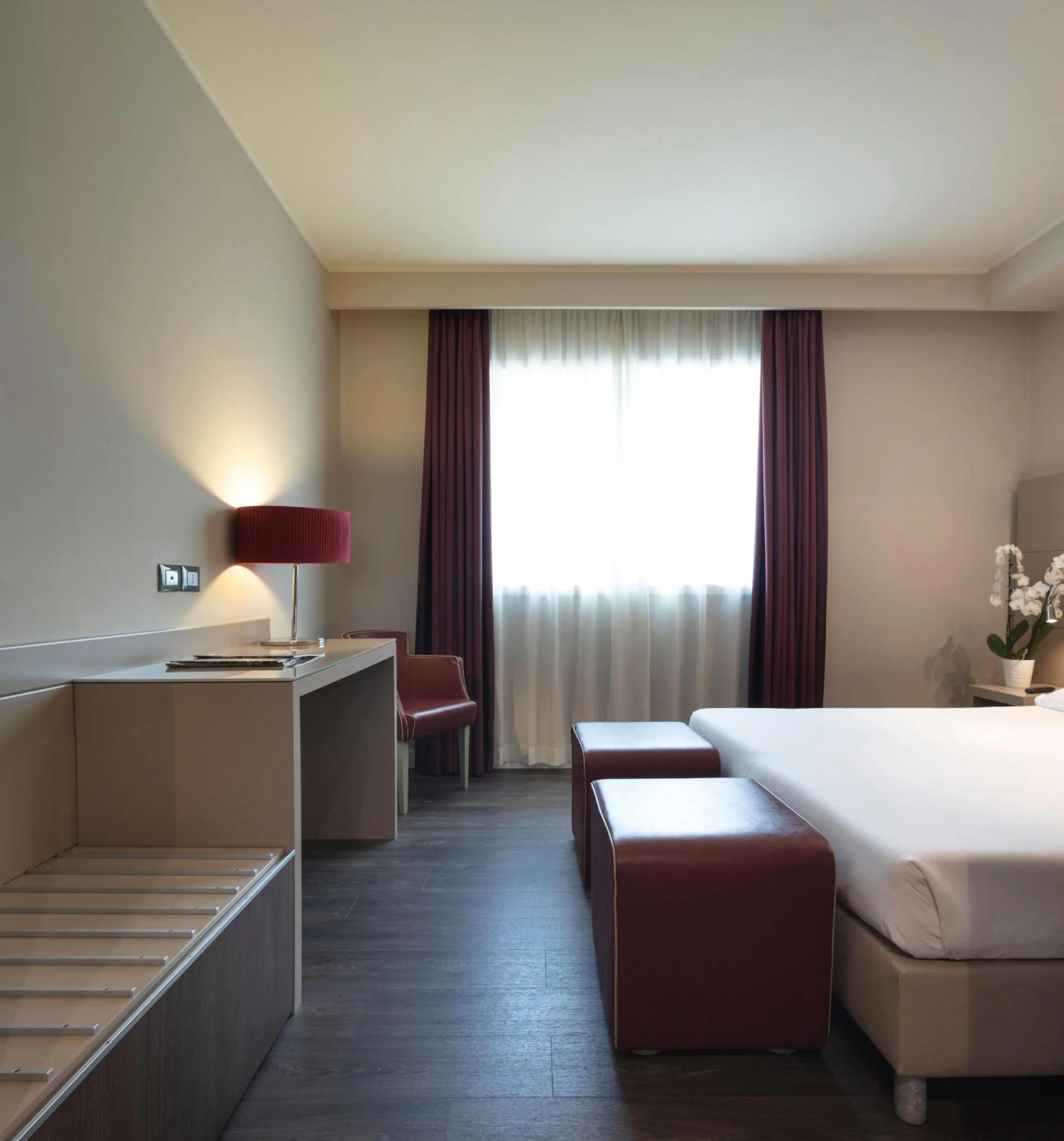 Classic Double or Twin Room in Smart Hotel Holiday
