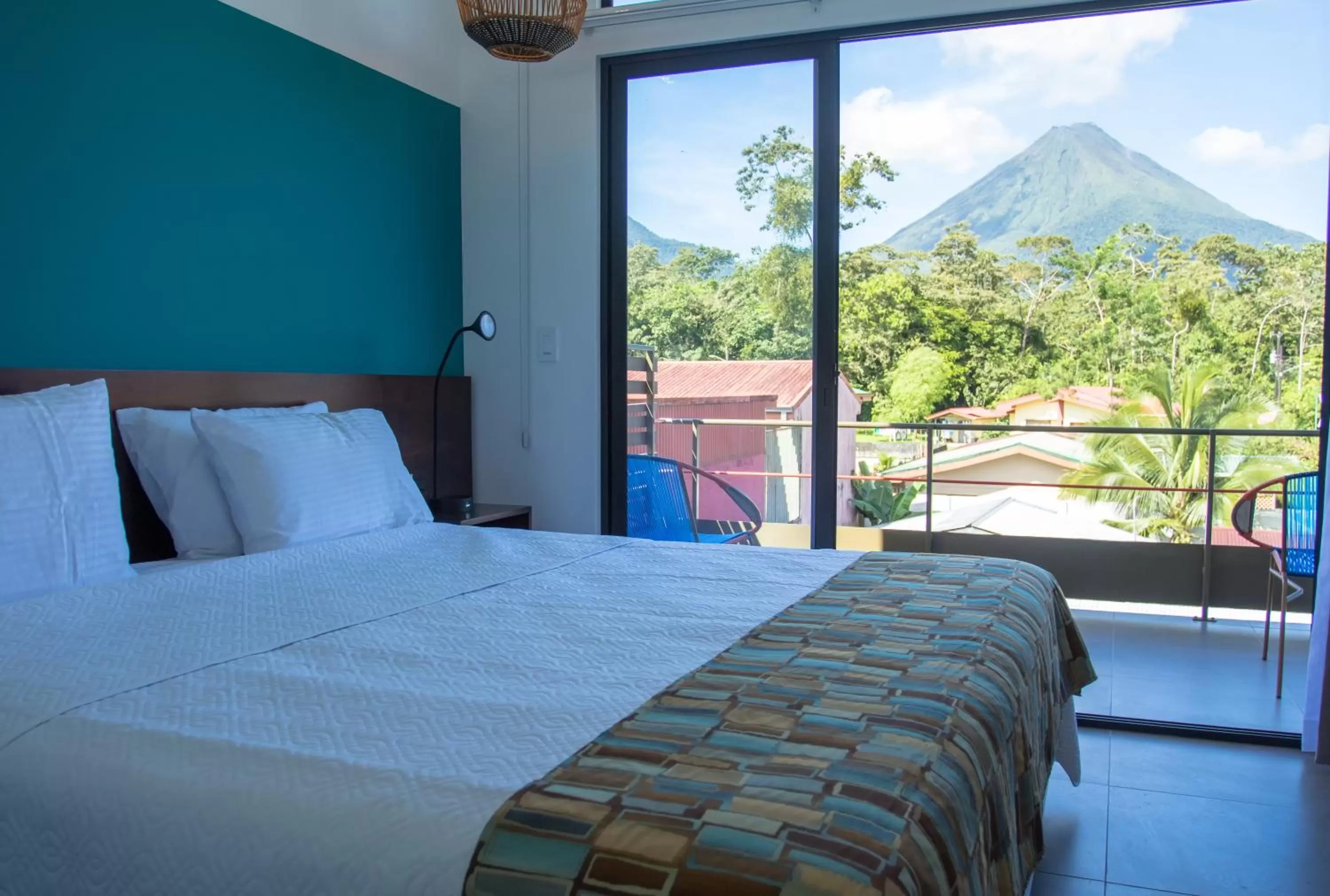 Premium Suite with Volcano View in La Fortuna Lodge by Treebu Hotels