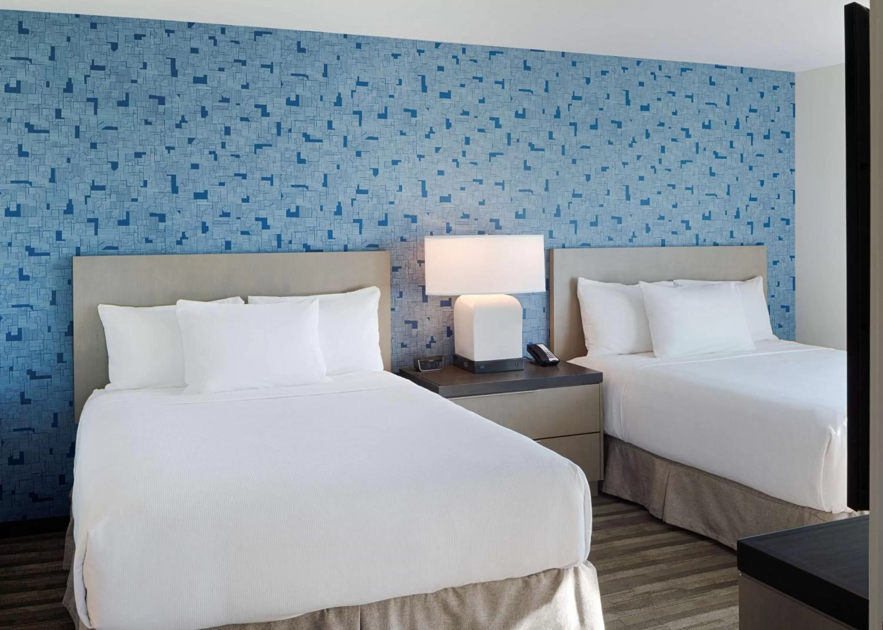 Studio Suite with Two Queen Beds, Sofa Bed and Kitchen in Hyatt House Columbus OSU Short North