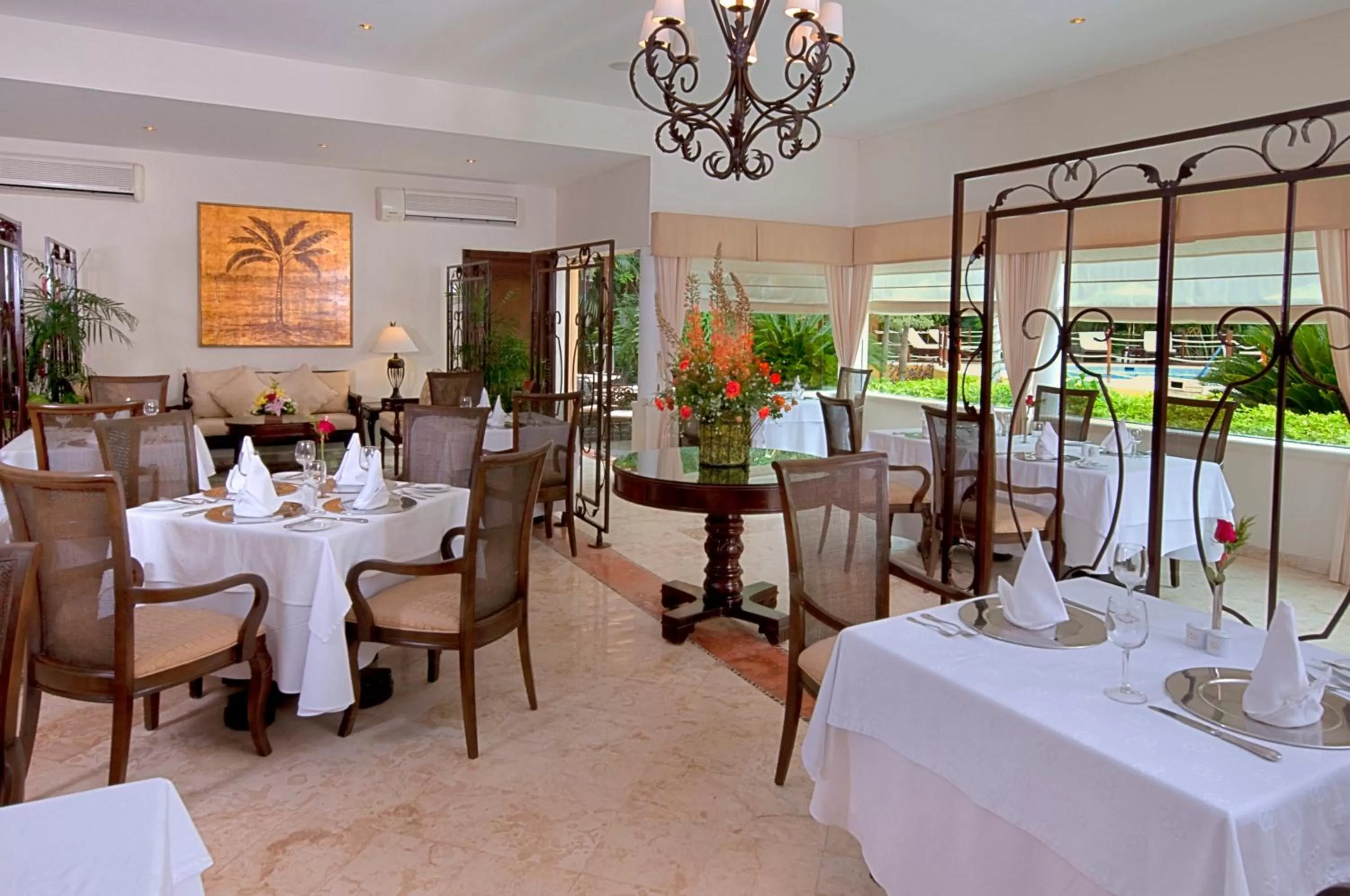 Royal Level Luxury (2 Adults + 1 Child) in Occidental Cozumel - All Inclusive