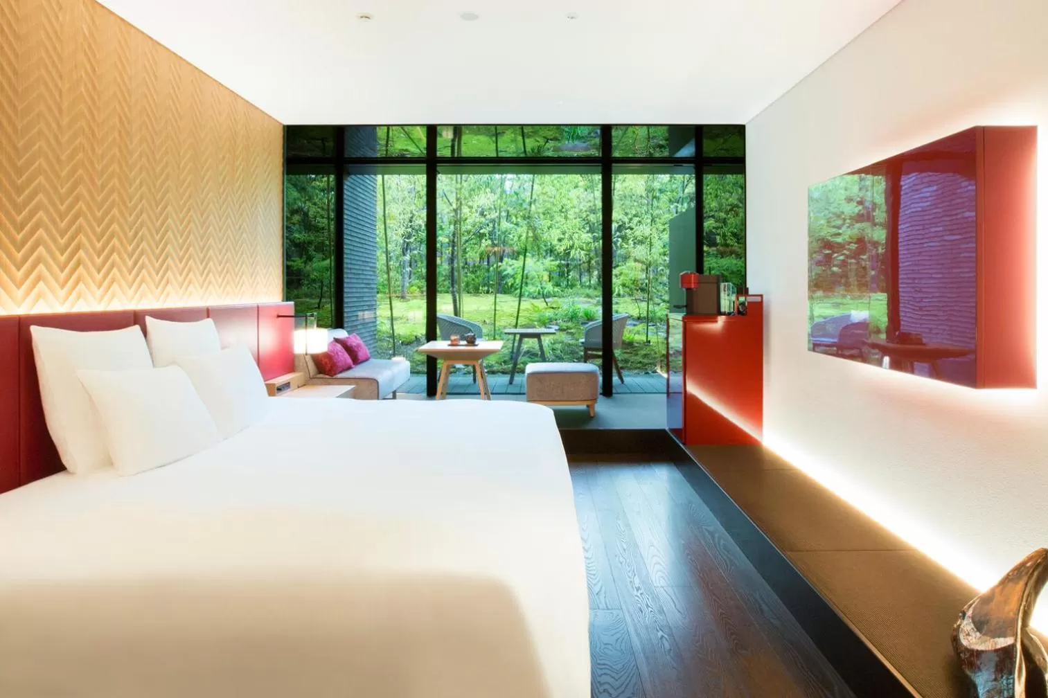 Deluxe King Room with Garden View in Garrya Nijo Castle Kyoto