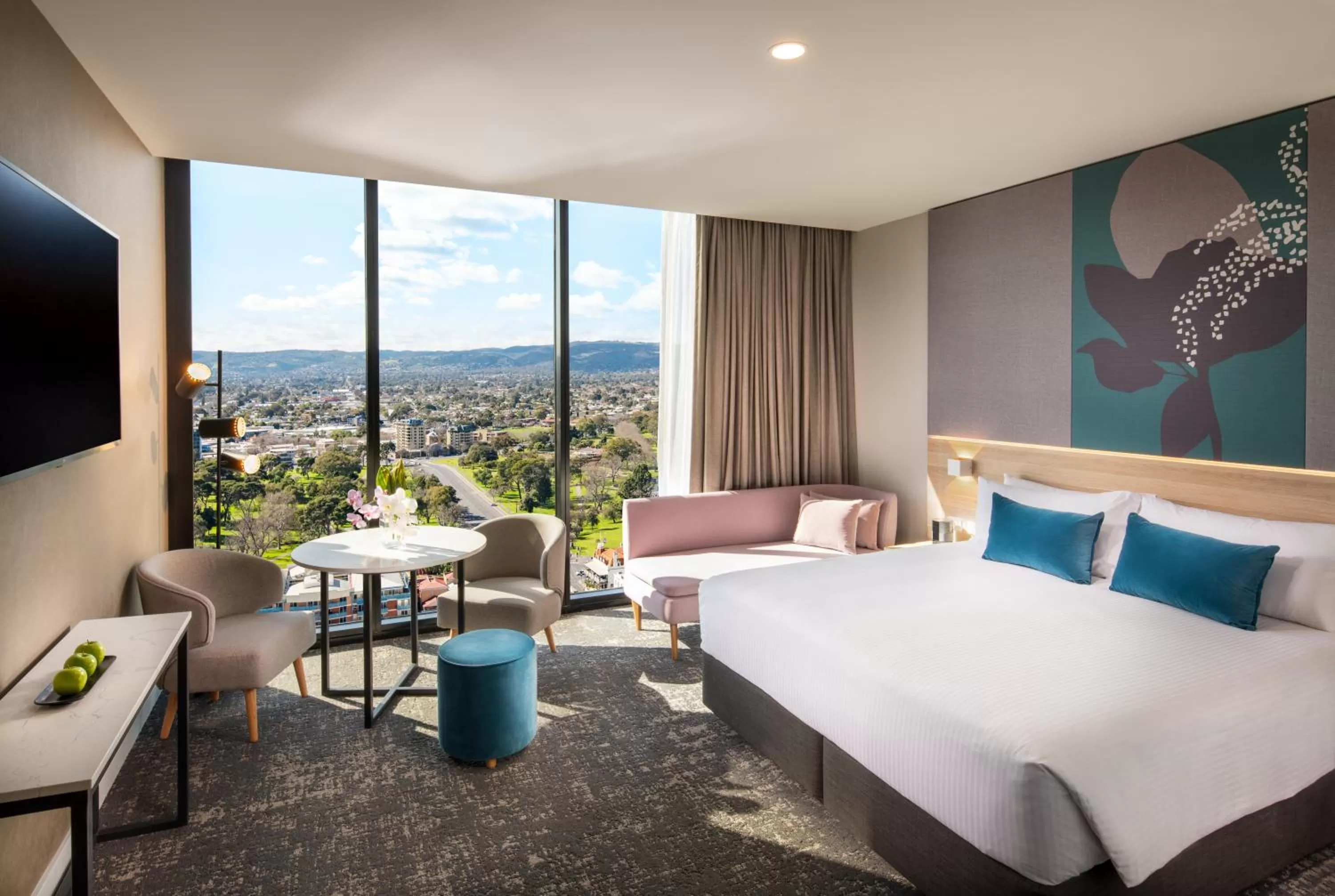 1 King Bed Premium Adelaide Hill View in Crowne Plaza Adelaide by IHG
