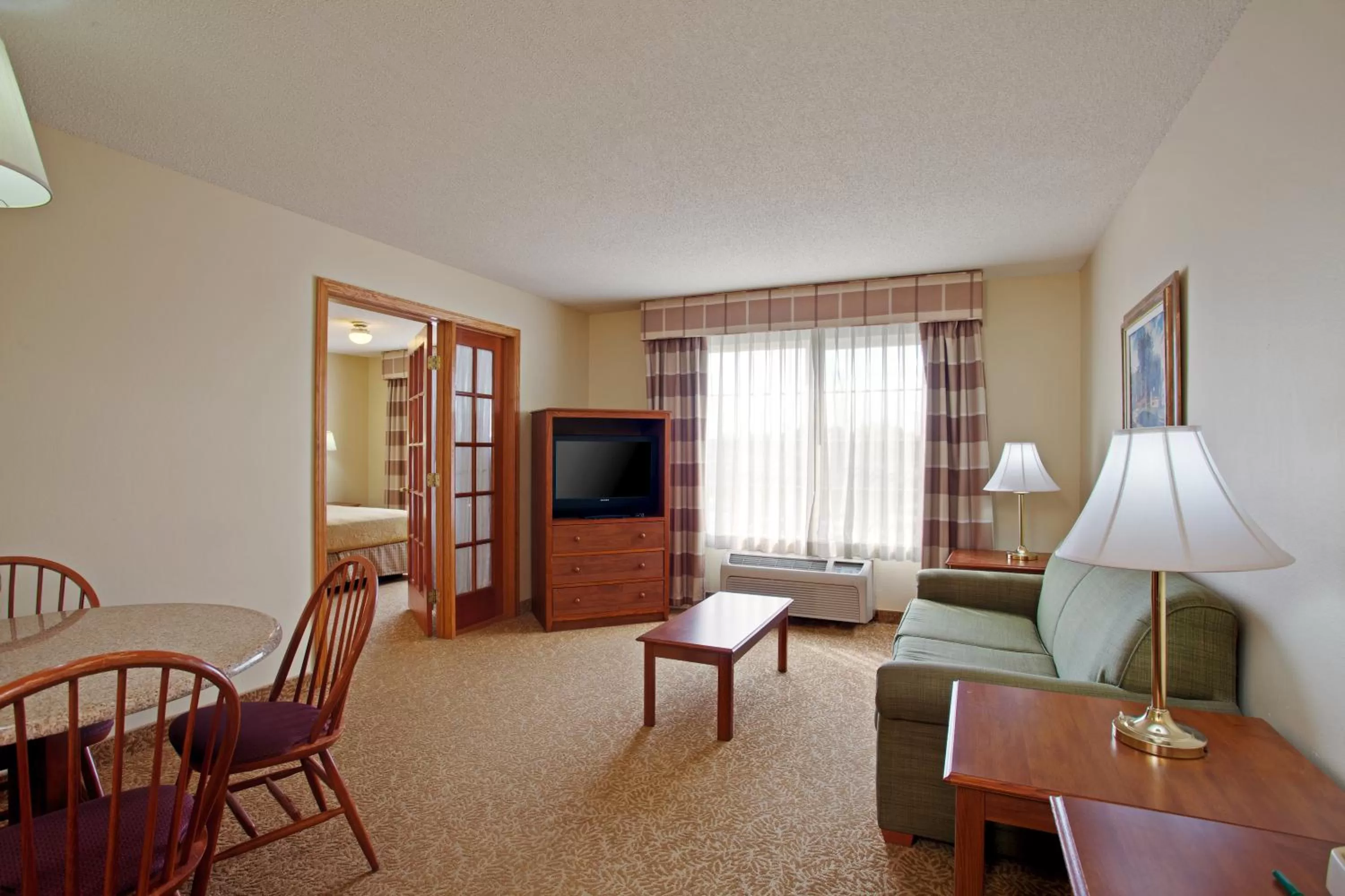 One-Bedroom King Suite with Sofa Bed in Country Inn & Suites by Radisson, Minneapolis-Shakopee
