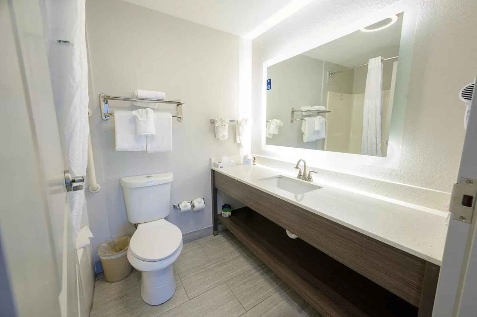 Queen Studio Suite - Non-Smoking in Hawthorn Extended Stay by Wyndham Panama City Beach