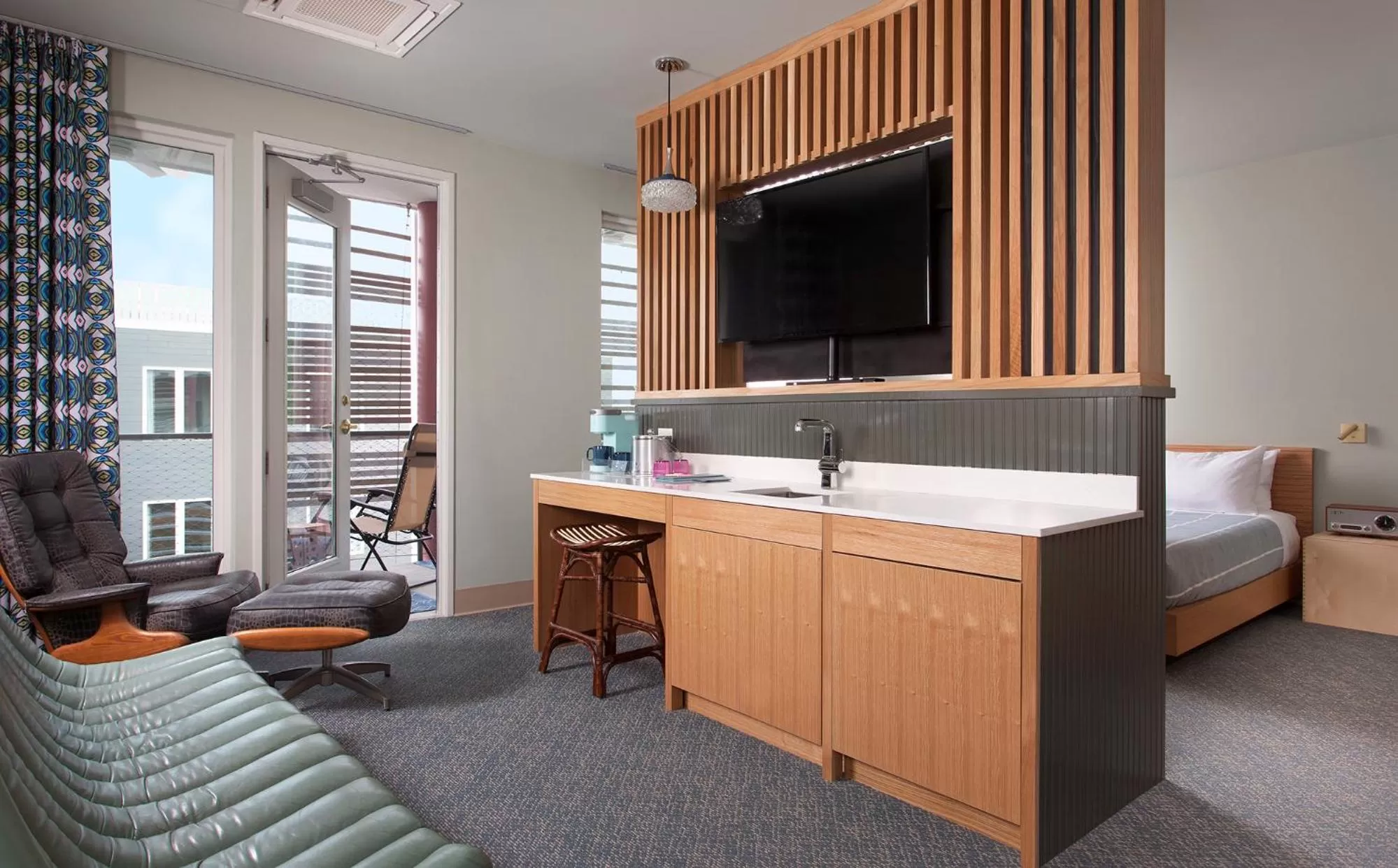 King Room with Pool View in East Austin Hotel