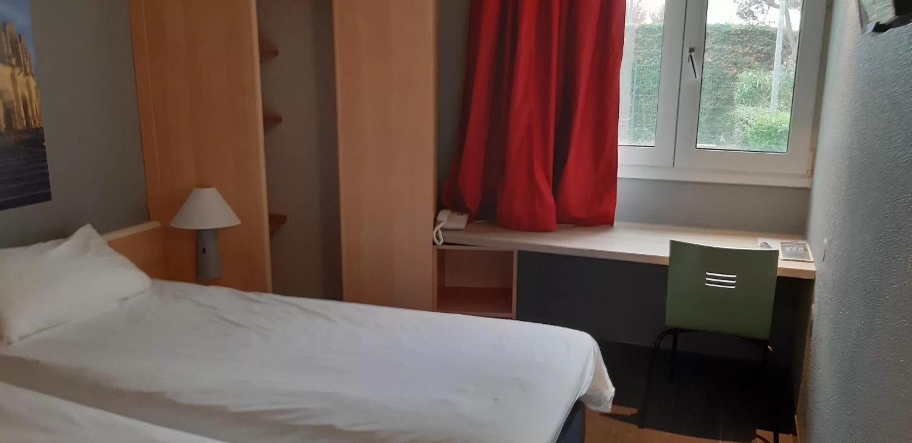 Bed in ibis Arles