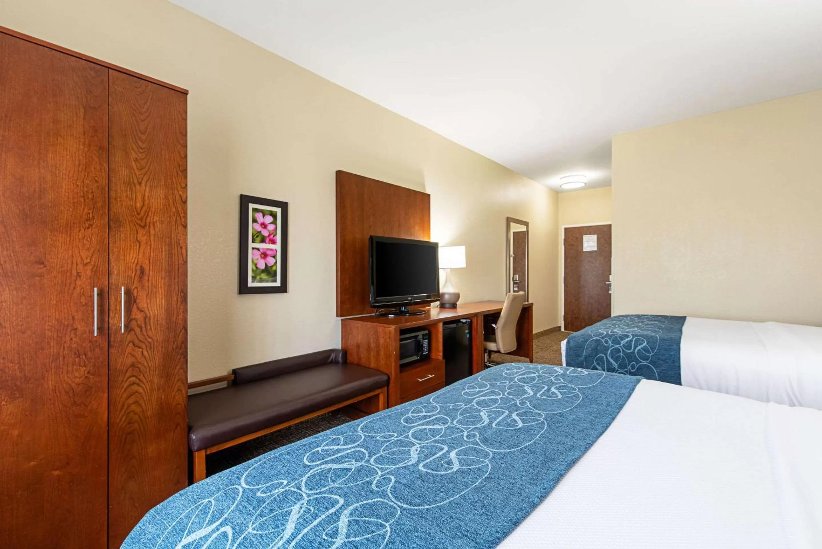 Queen Room with Two Queen Beds - Non-Smoking in Comfort Inn & Suites Pine Bluff