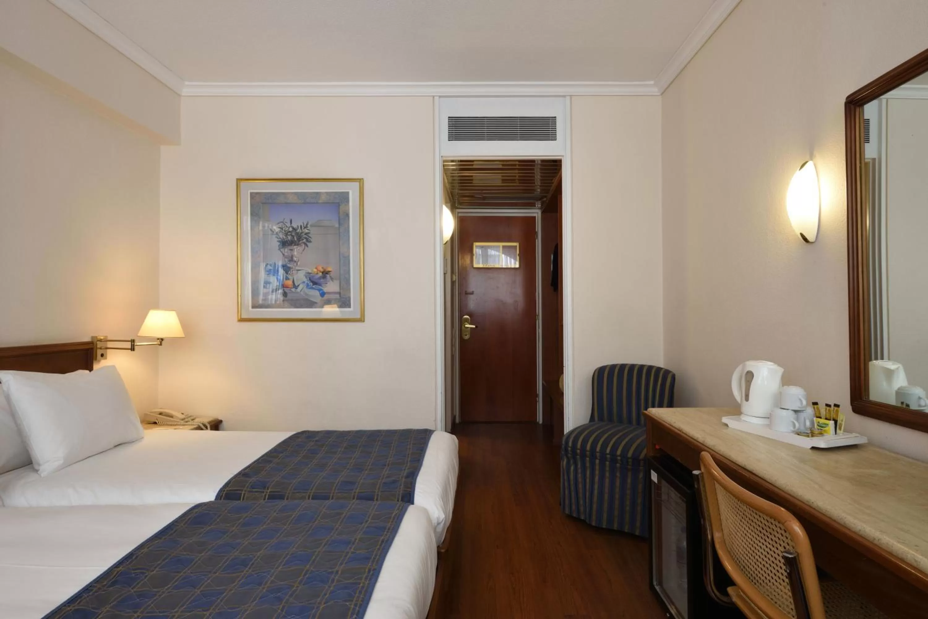 Standard Twin Room in Titania Hotel