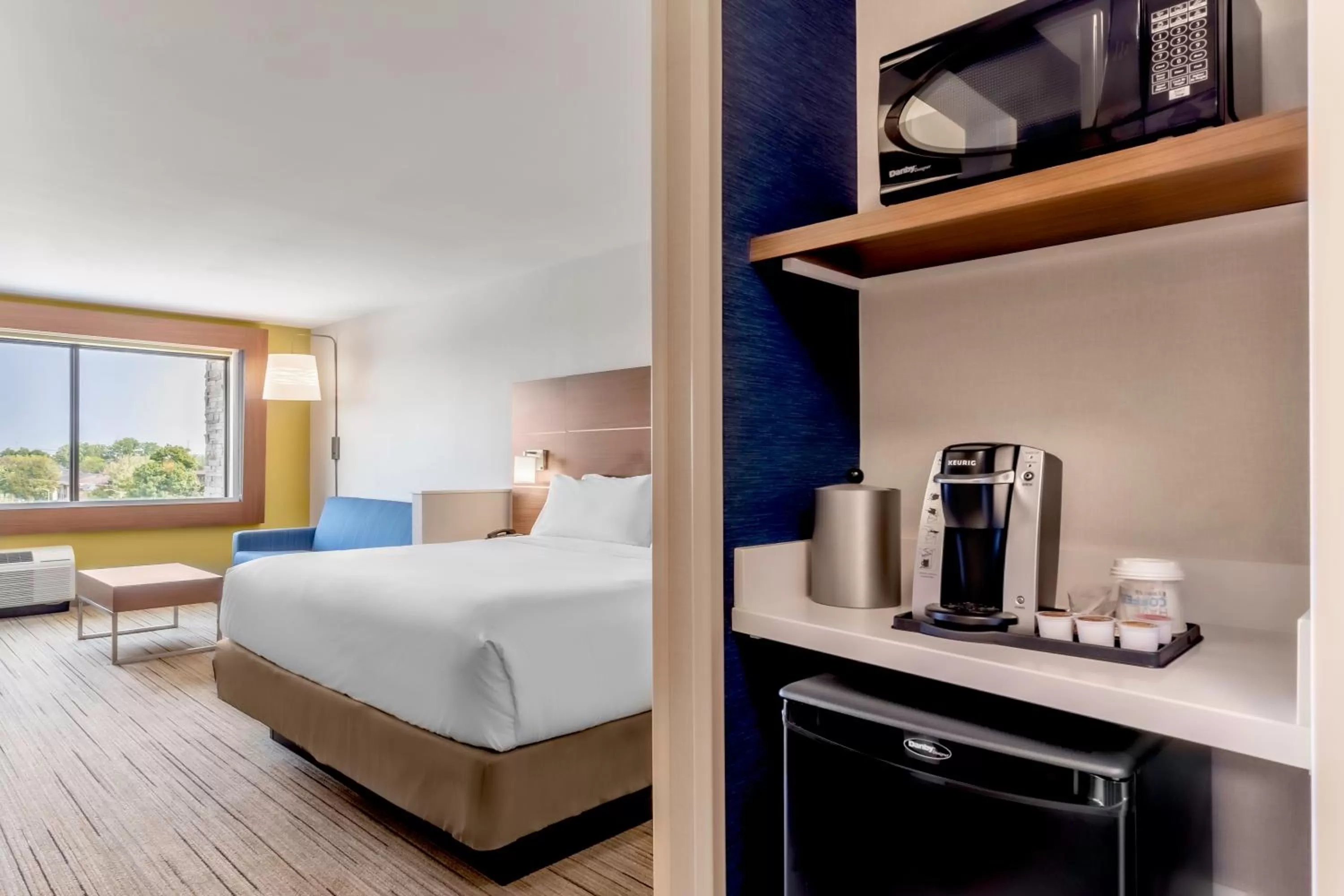King Suite - Non-Smoking in Holiday Inn Express & Suites - Milwaukee West Allis by IHG