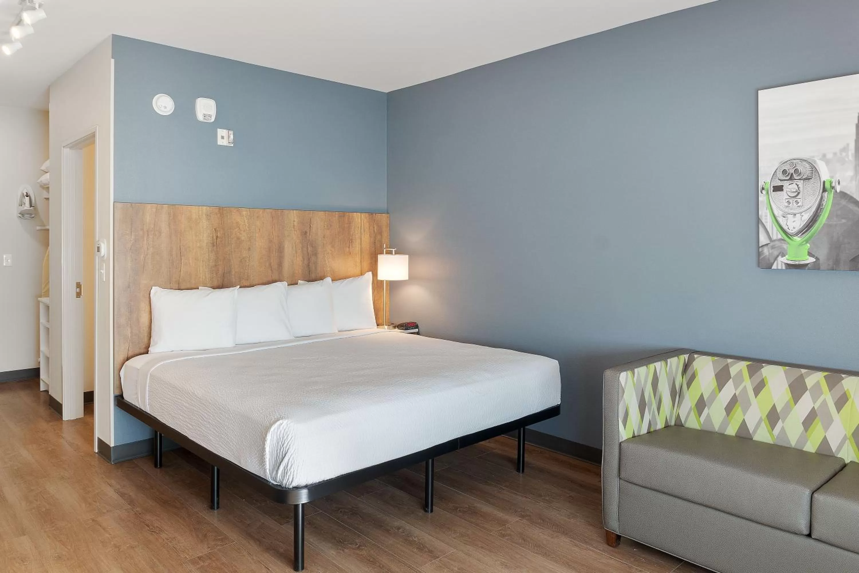 Deluxe Studio with 1 King Bed - Hearing Accessible - Non-Smoking in Extended Stay America Premier Suites - Phoenix - Chandler - Downtown