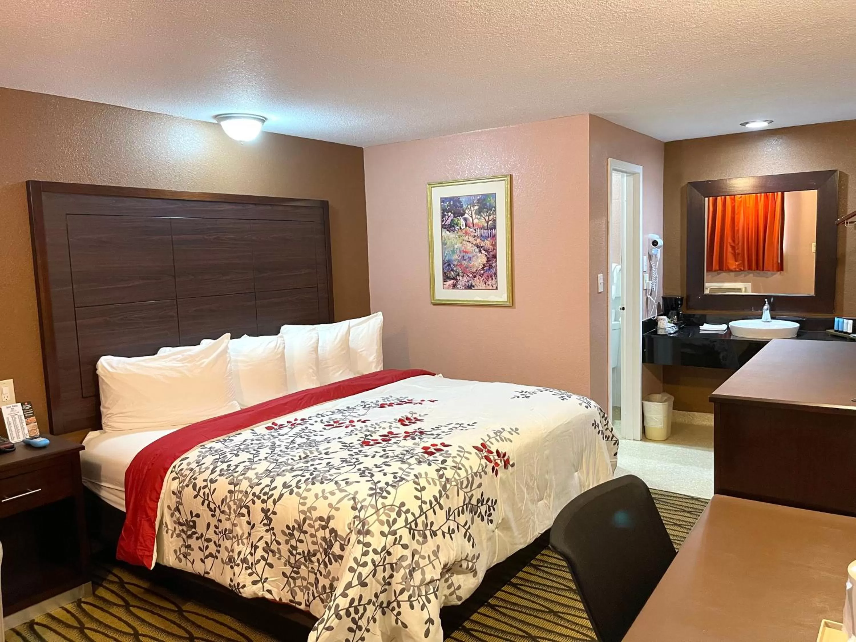 King Room - single occupancy in Annie Oakley Motel Oakley