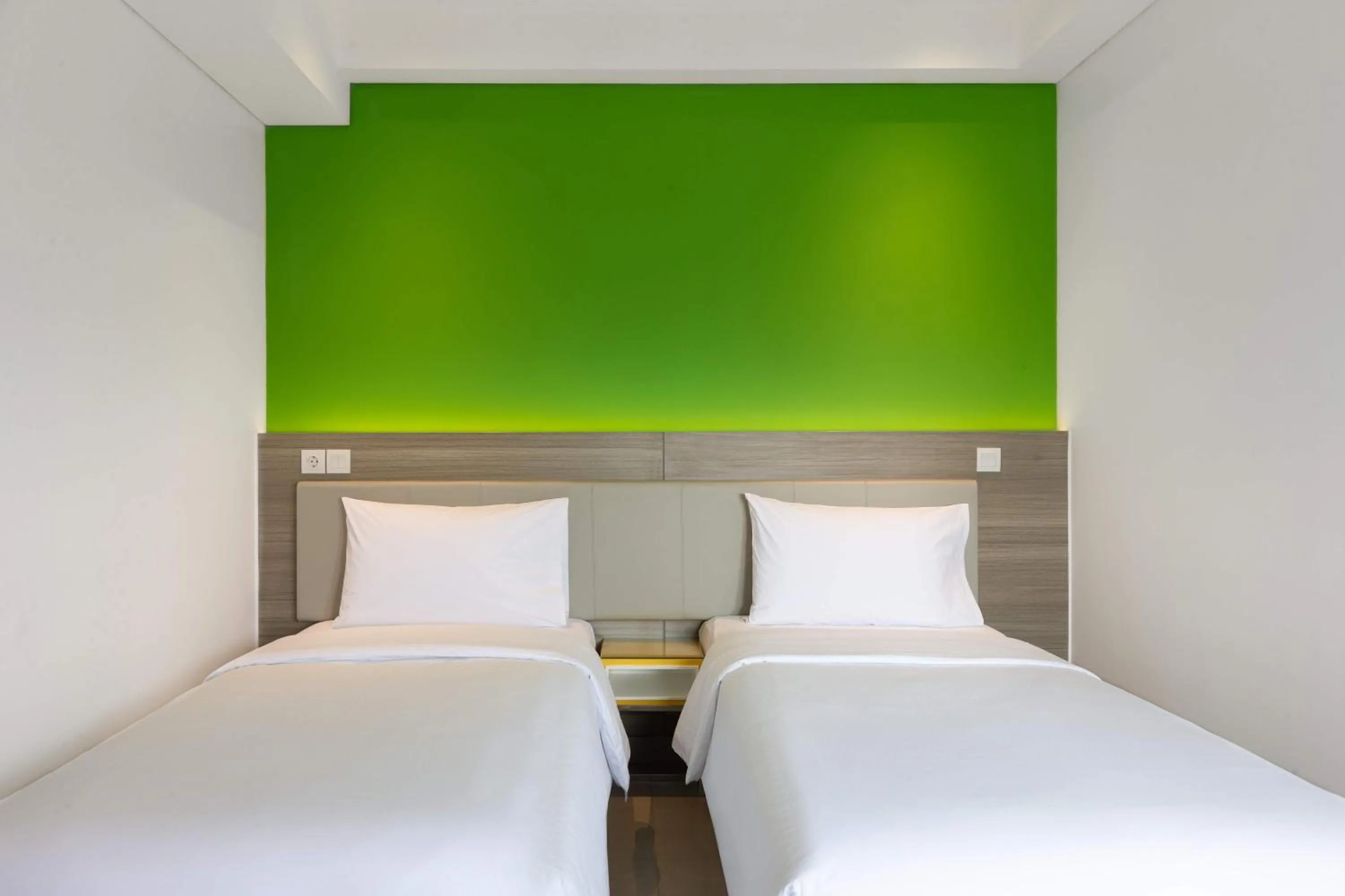 Smart Room Twin in Amaris Hotel Slipi