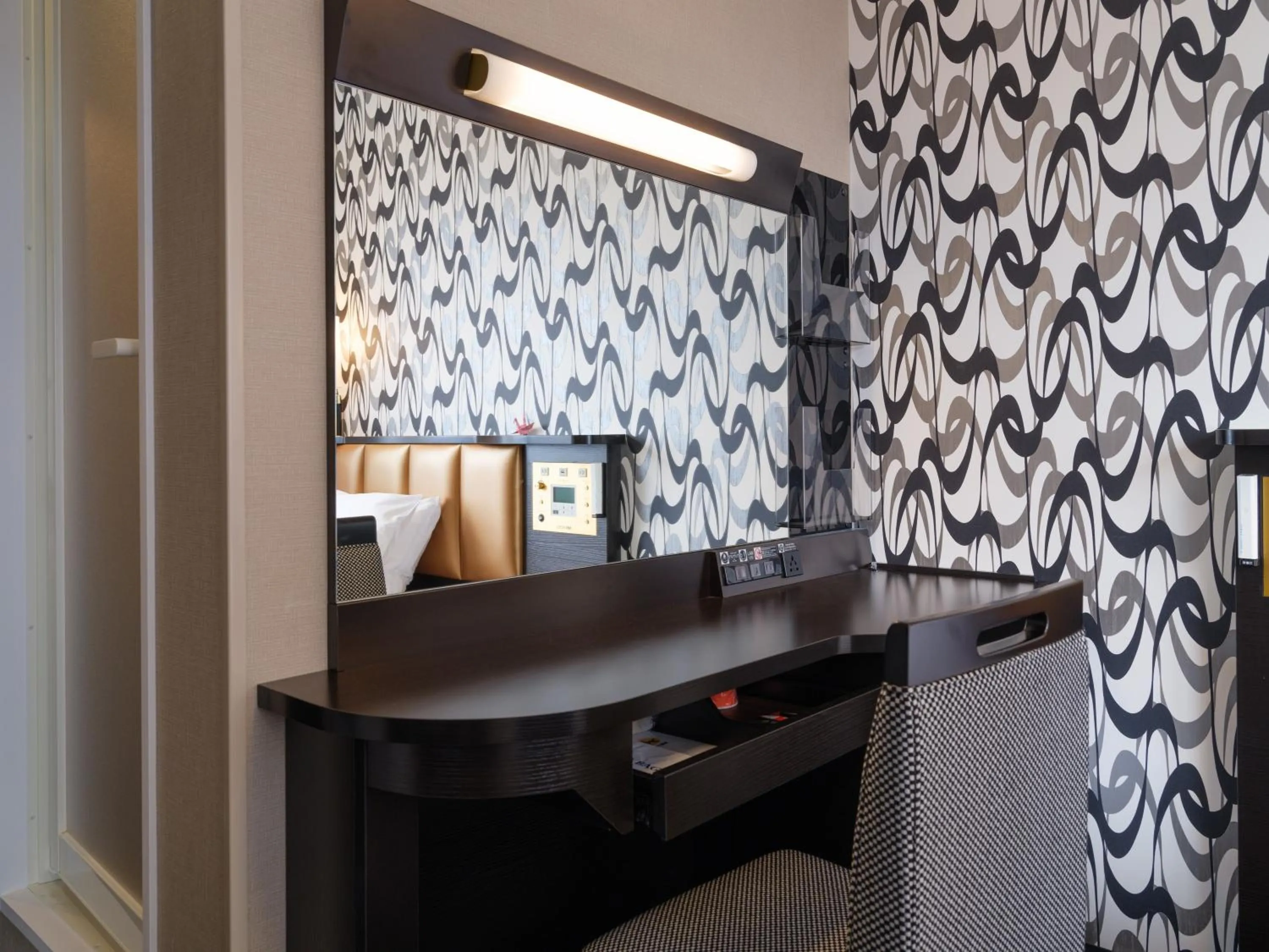 Standard Twin Room with Free access to Lounge - Smoking in APA Hotel STAY Toyama