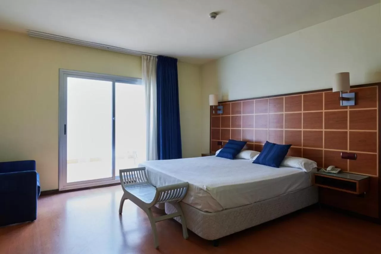 Triple Room with Balcony in Ramblas Vendrell