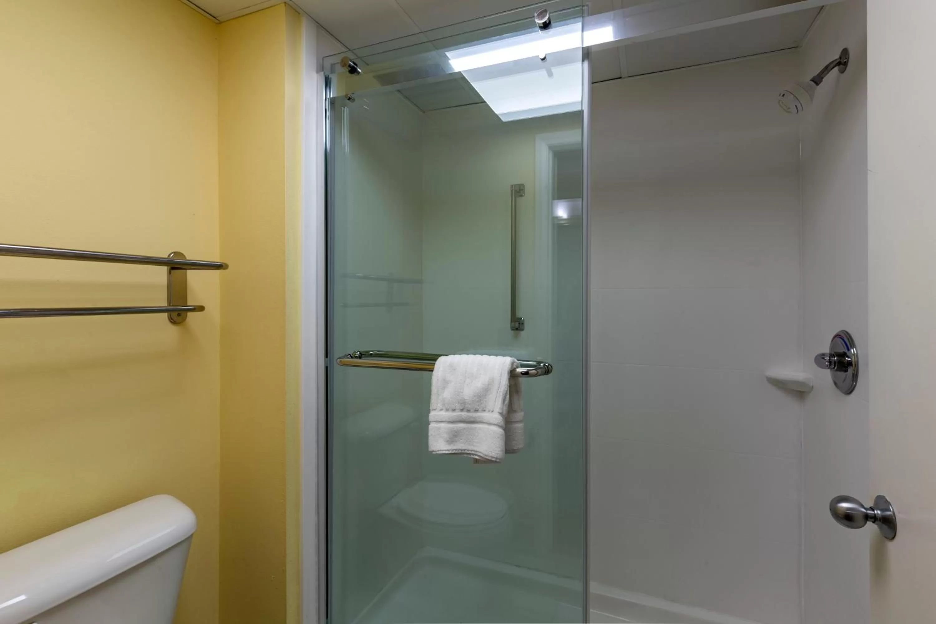 King Room - Accessible/Non Smoking in Comfort Inn Garner Clayton I-40