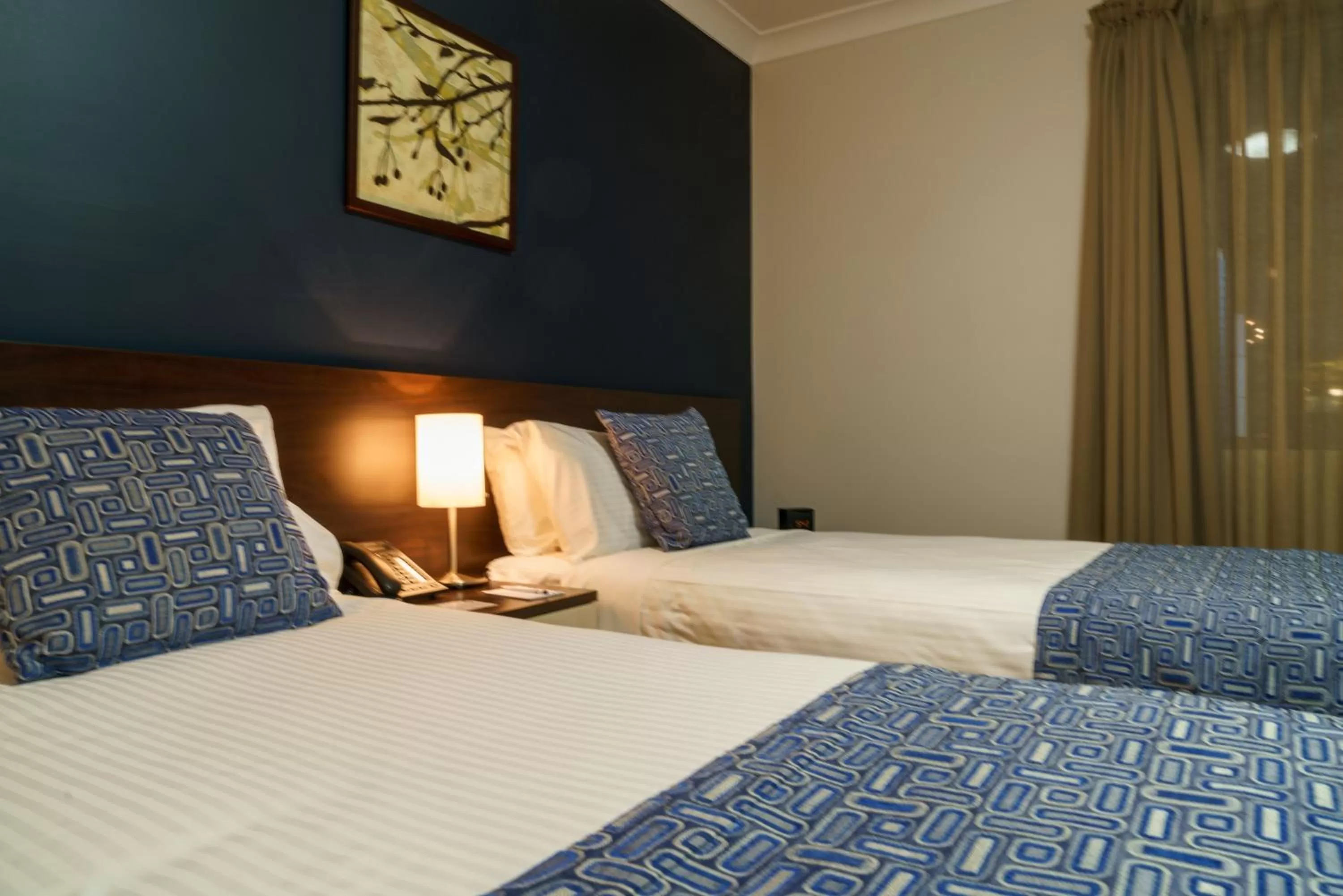 Twin Room - Disability Access in 175 Hotel Westmead