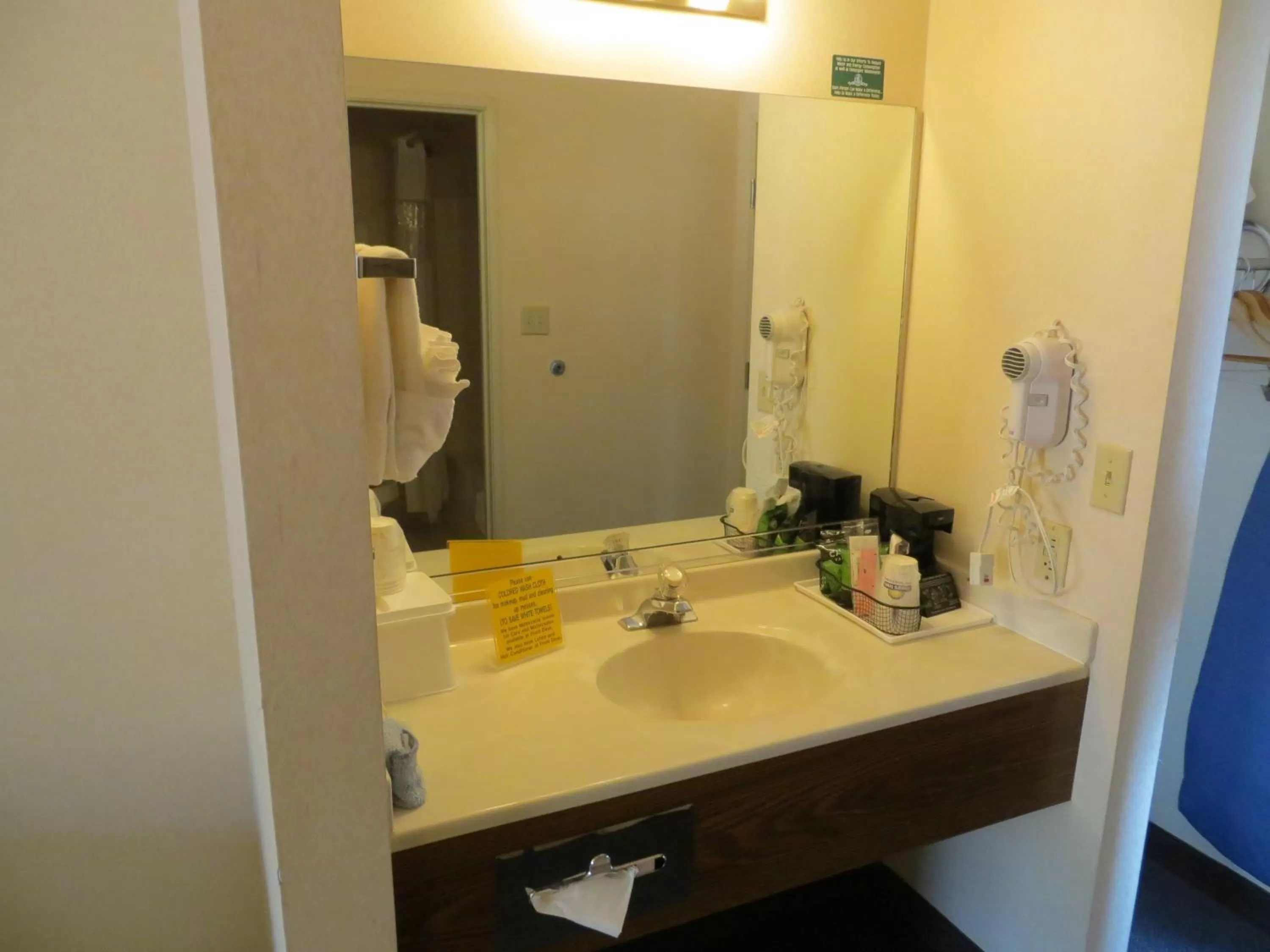 King Room - Disability Access/Non-Smoking in Days Inn by Wyndham Capitol Reef