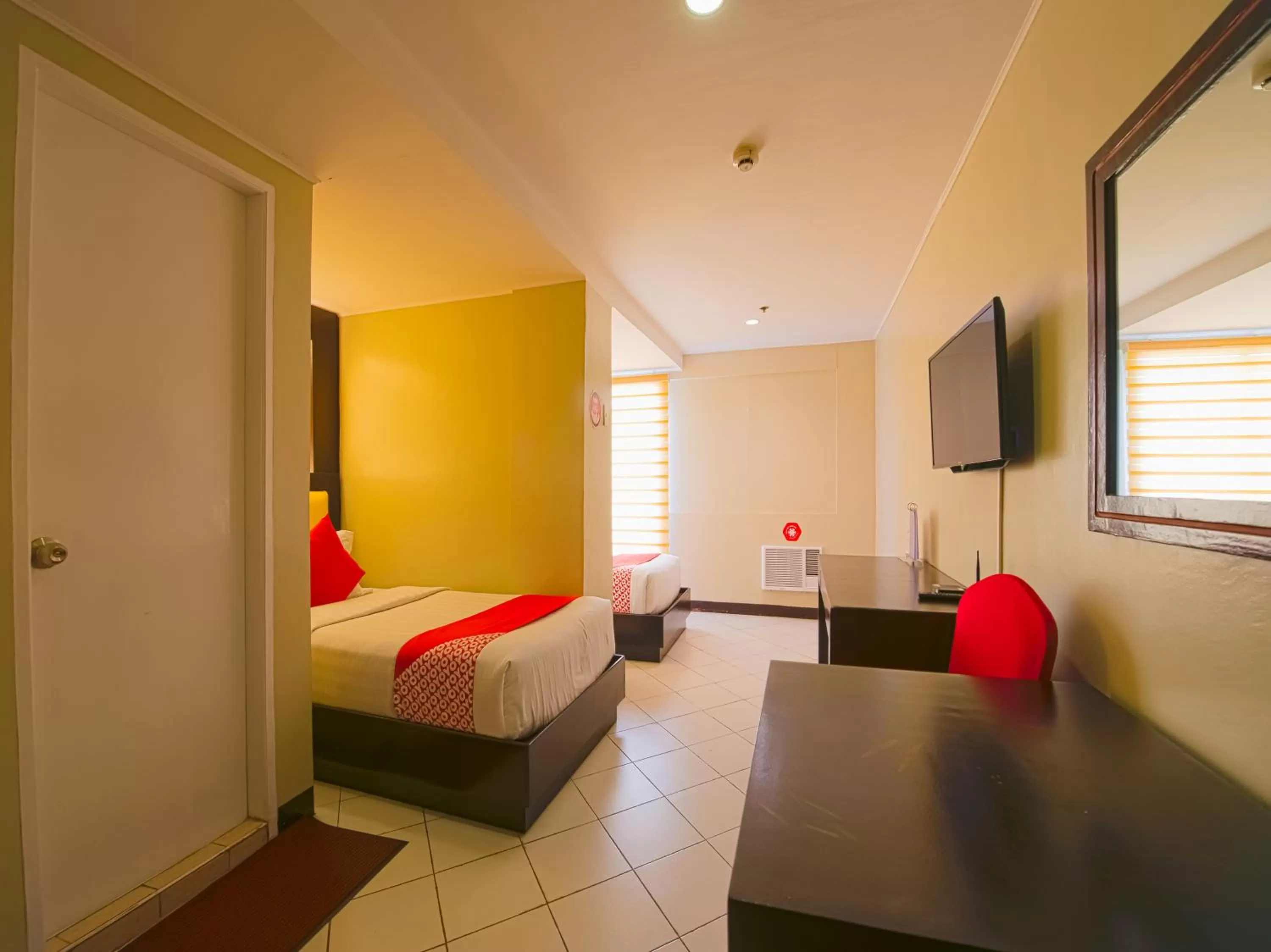 Superior Twin in OYO 115 Northridge Mansions