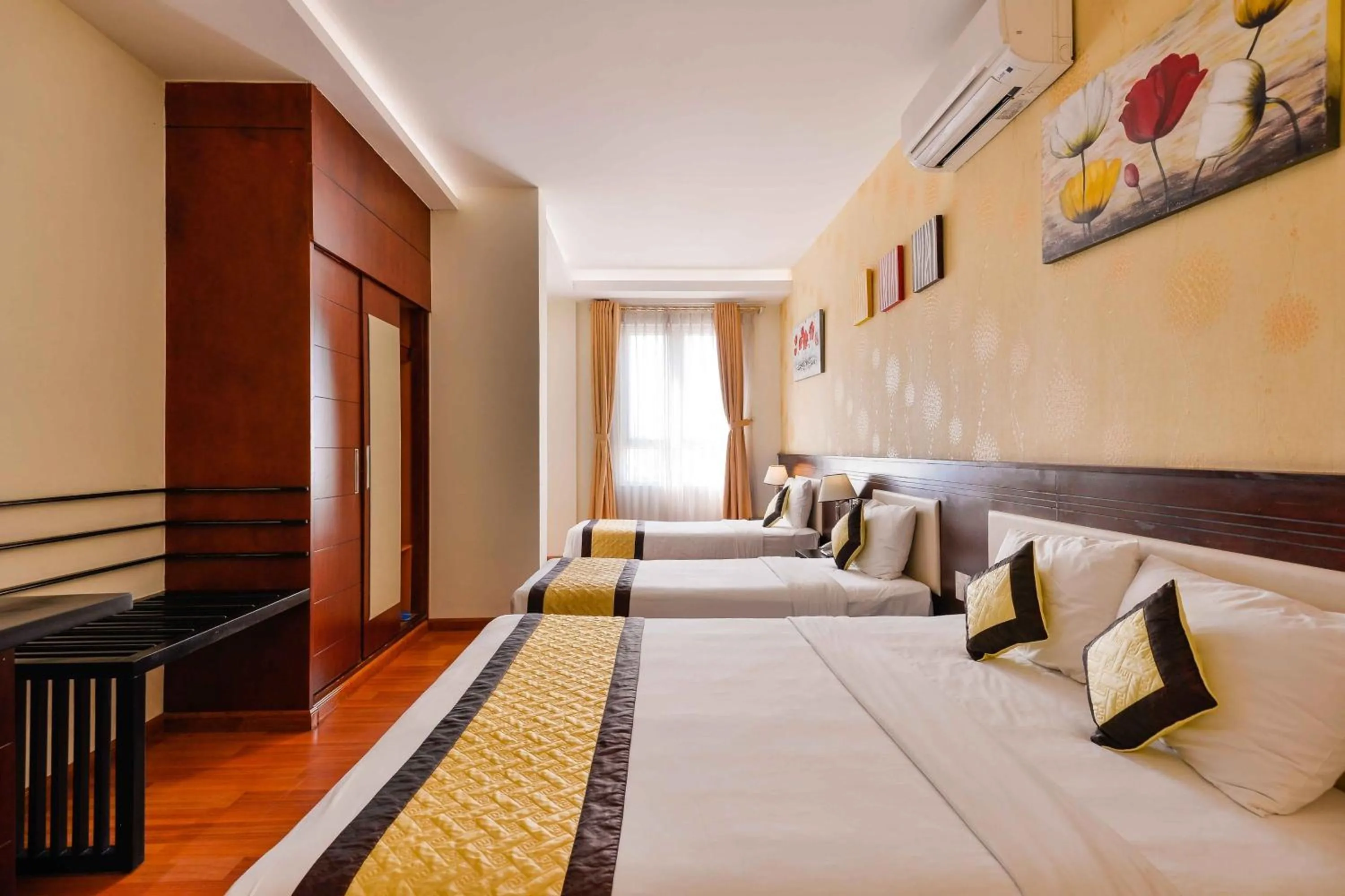 Family Junior Suite in Happy Life Hotel District 7 Gần SECC
