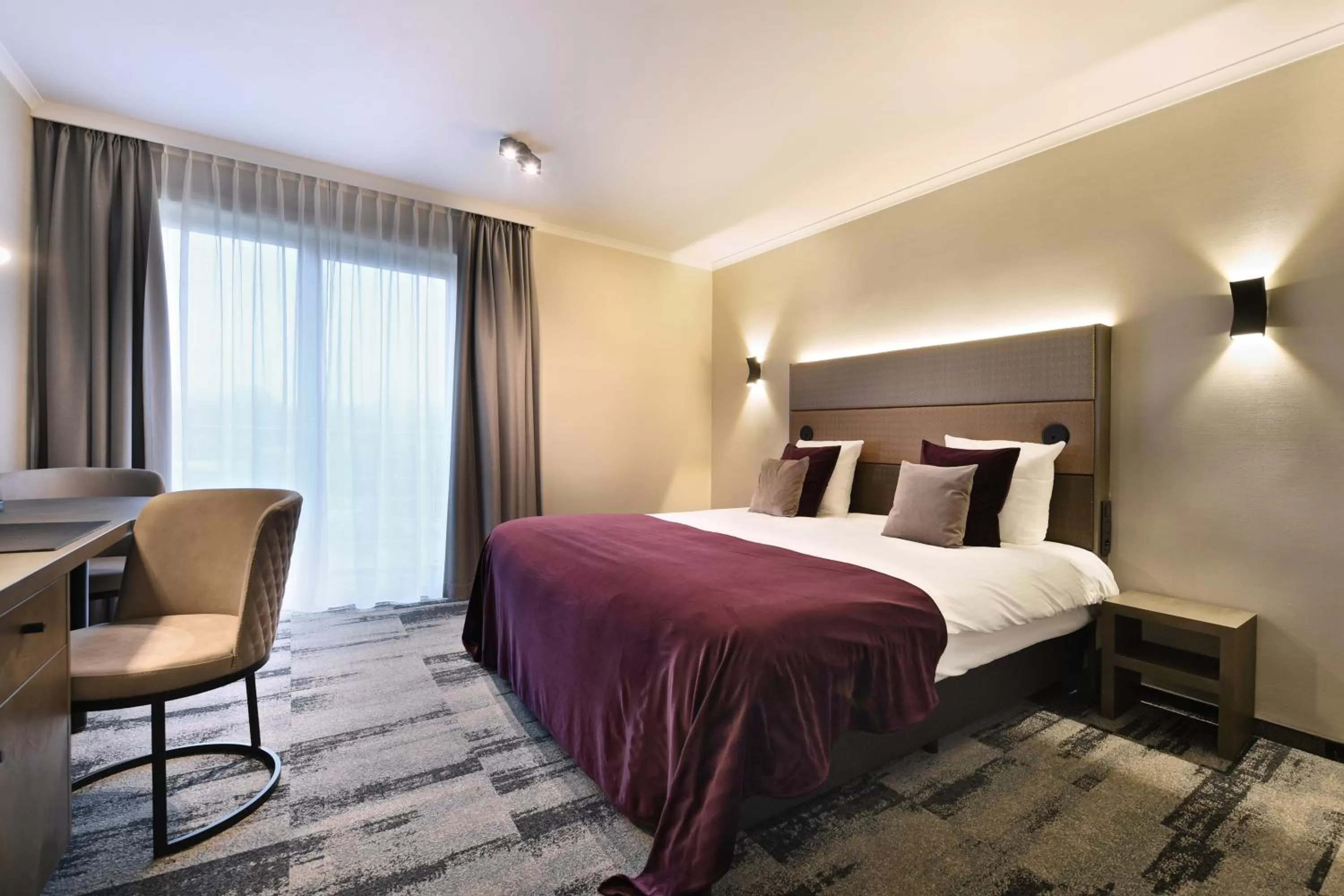 Superior Double Room in Hotel Charleroi Airport - Van Der Valk