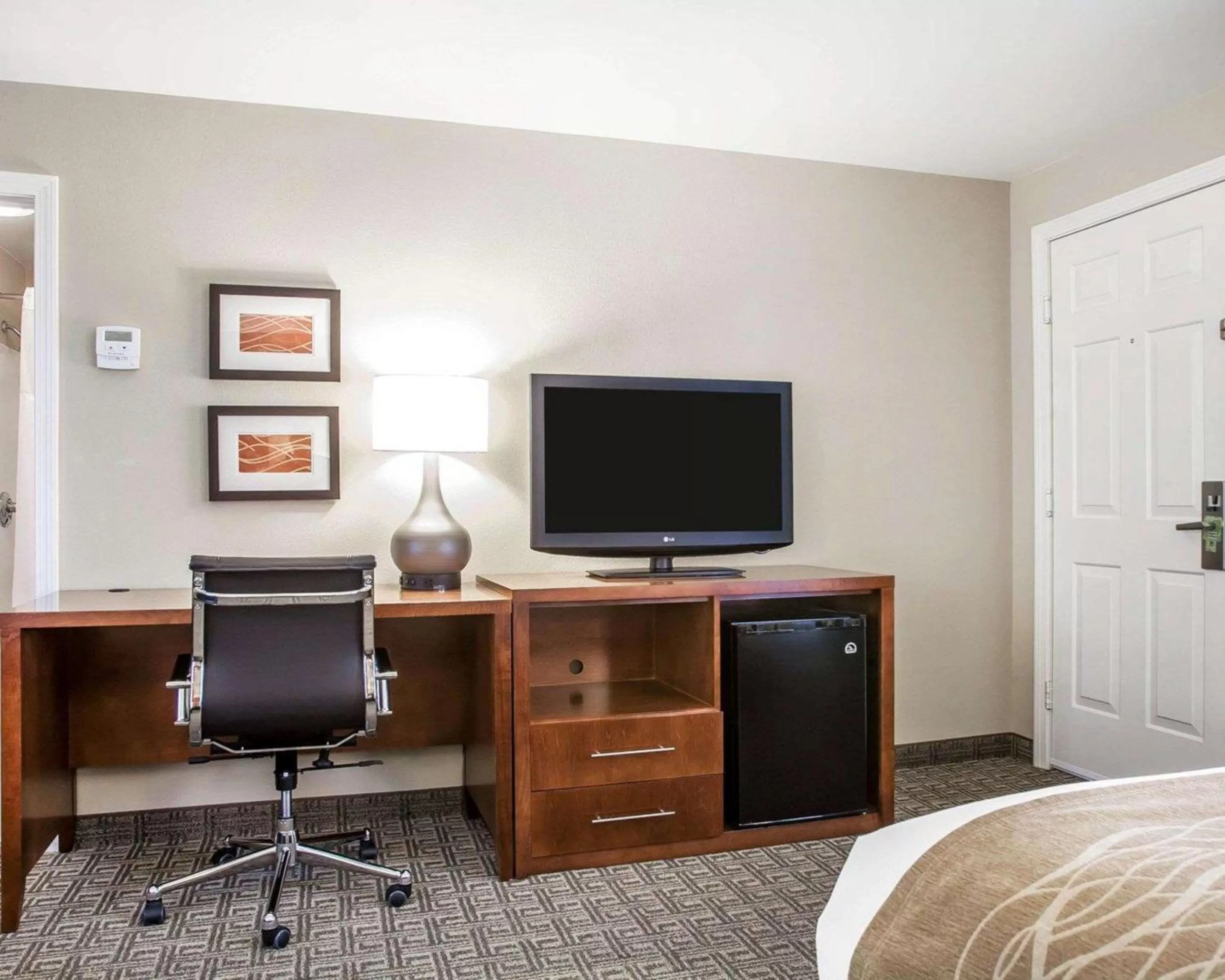 Queen Room with Two Queen Beds - Non Smoking/Pet Friendly - Exterior Room in Comfort Inn & Suites Sturbridge-Brimfield